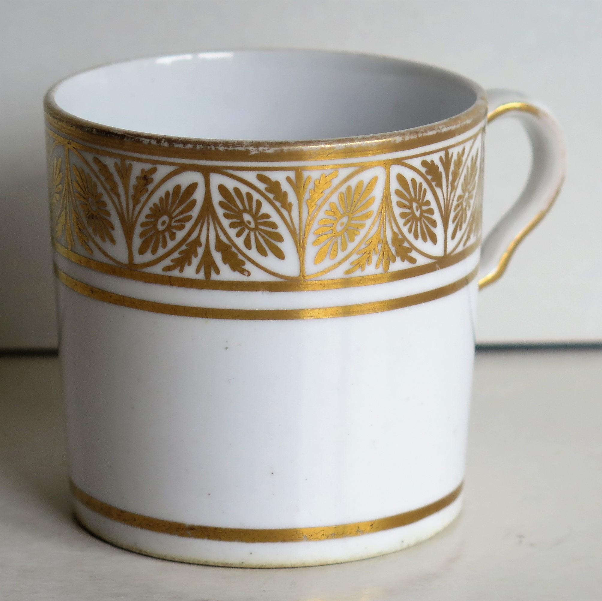 Canne à café Spode en porcelaine du début du 19e siècle, motif doré à la main, vers 1810 Bon état - En vente à Lincoln, Lincolnshire