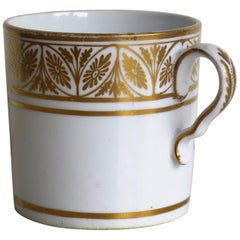 Lata de café de porcelana Spode de principios del siglo XIX con patrón dorado a mano, circa 1810