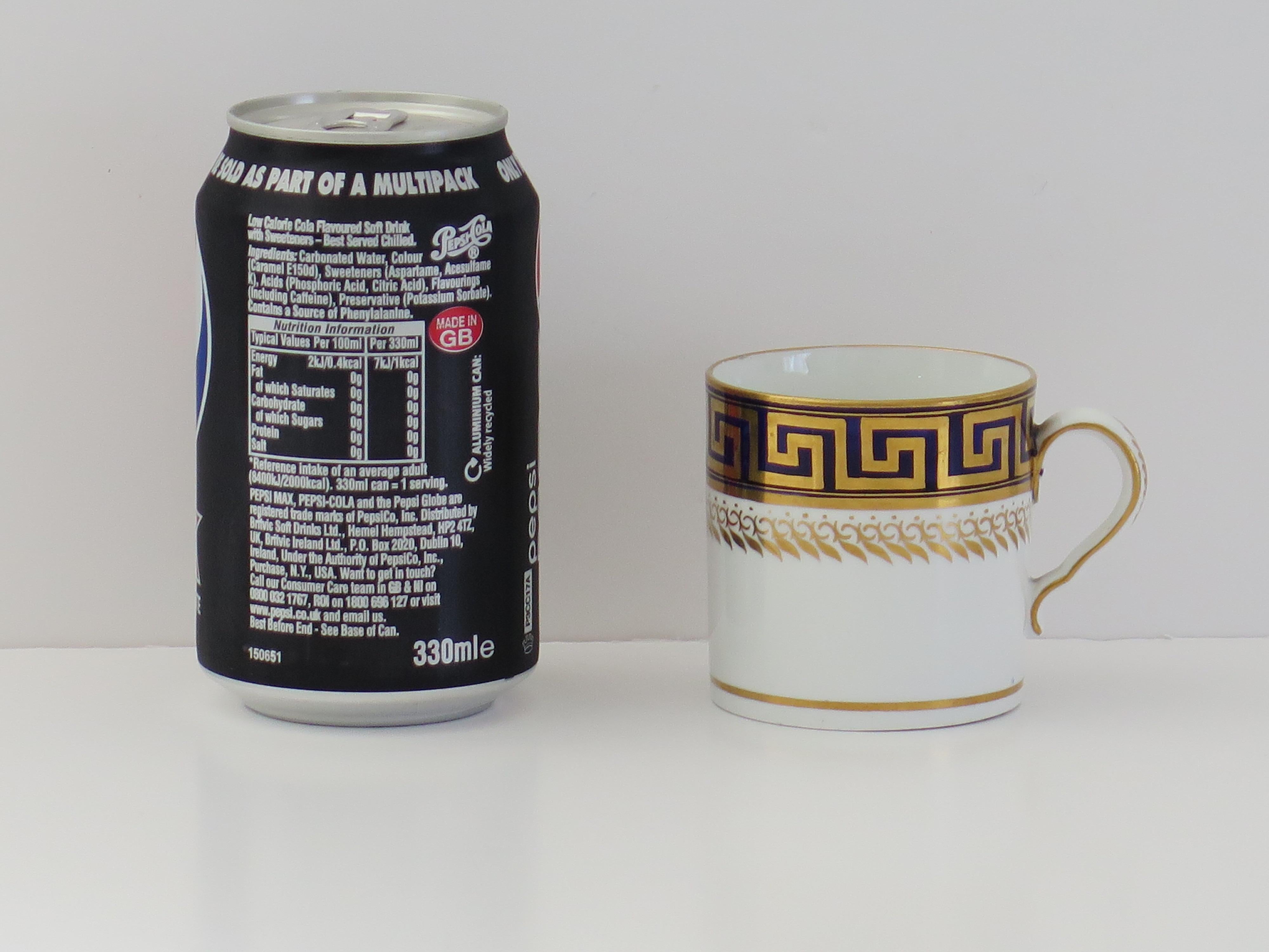 Early 19th Century Spode Porcelain Coffee Can Greek Key Pattern 742, circa 1810 For Sale 7
