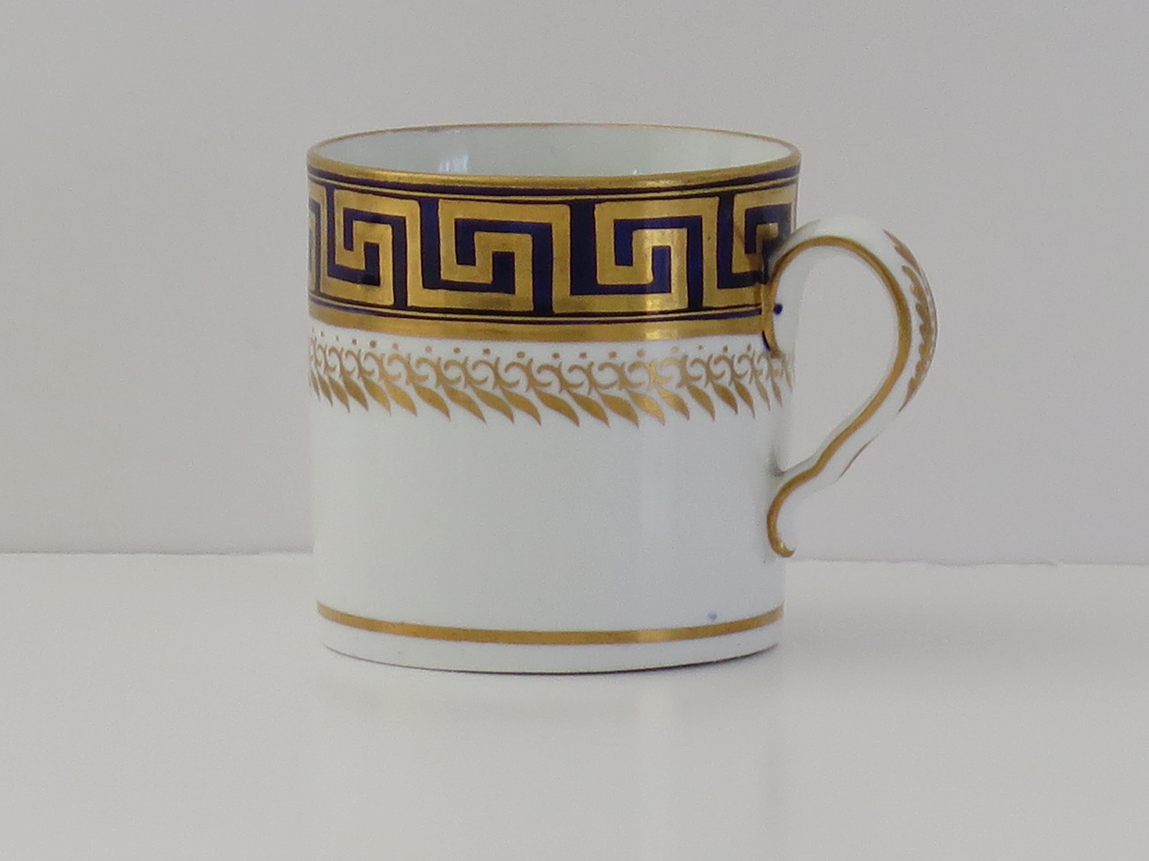 George III Early 19th Century Spode Porcelain Coffee Can Greek Key Pattern 742, circa 1810 For Sale