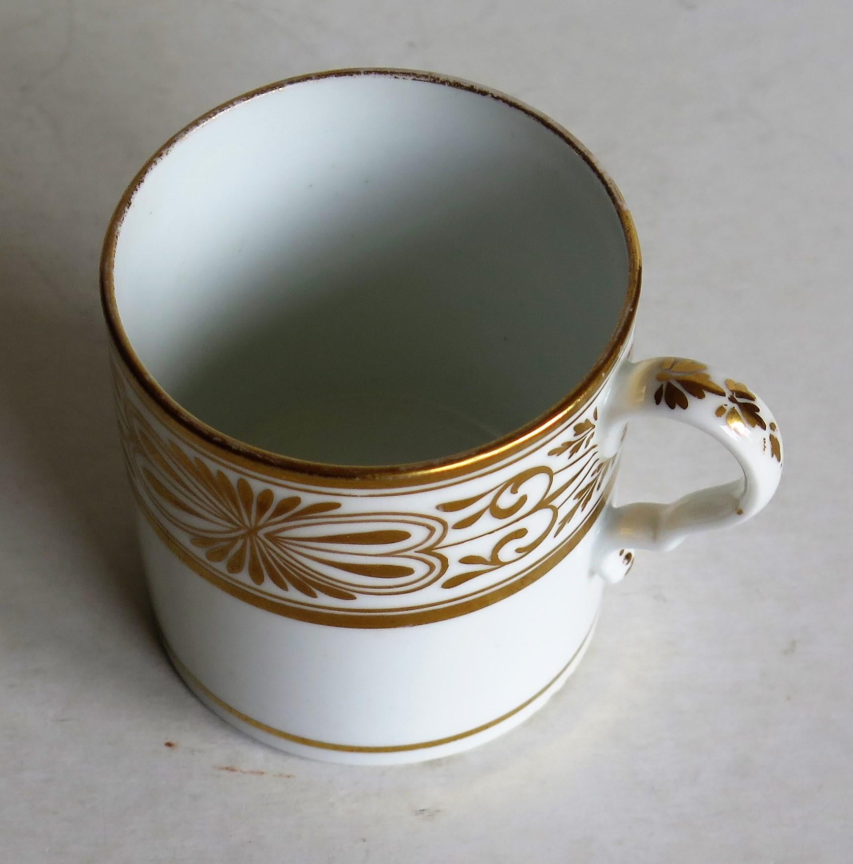 Early 19th Century Spode Porcelain Coffee Can Hand Gilded Pattern 1099, Ca 1810 For Sale 5