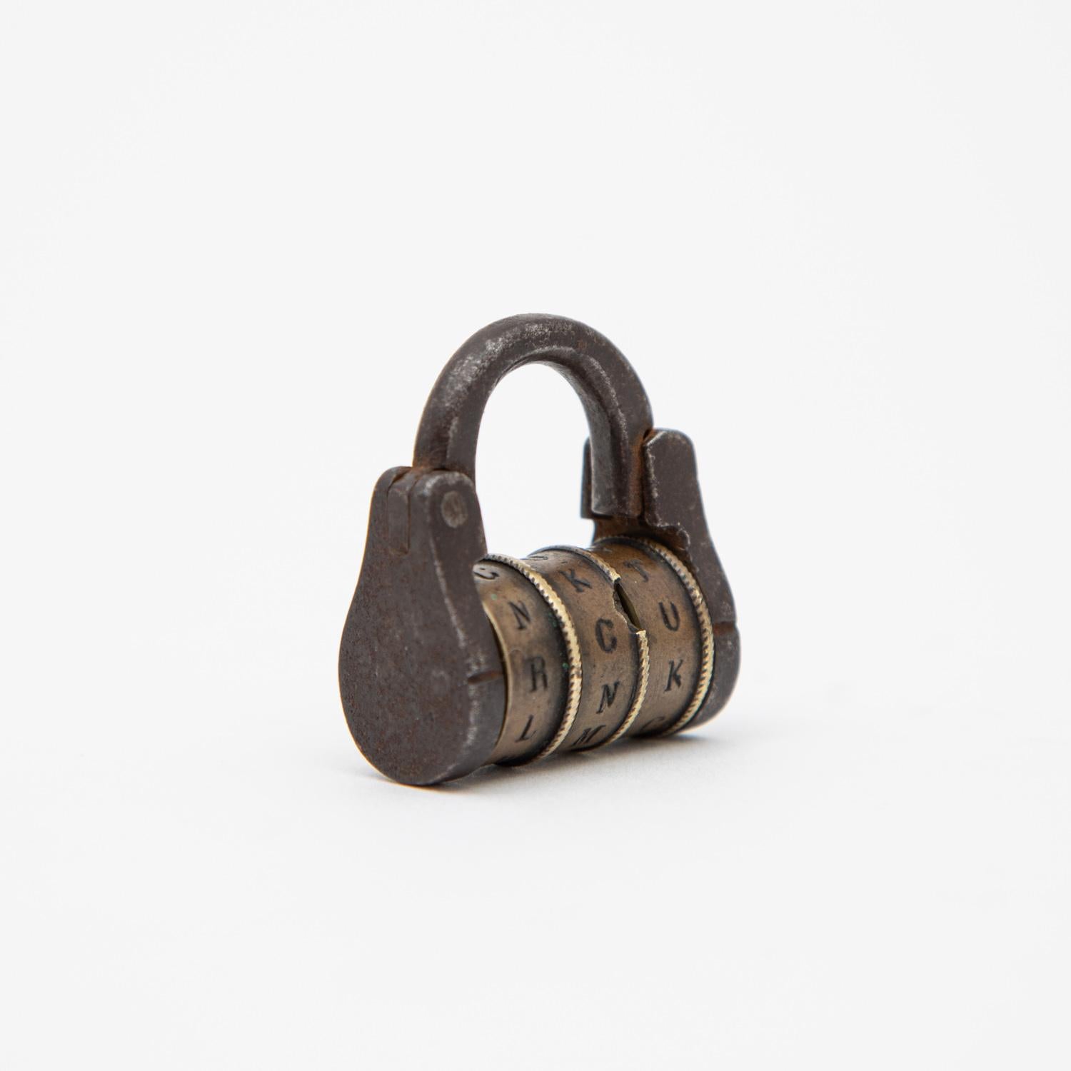 Early 19th Century Steel and Brass Combination Padlock In Good Condition For Sale In York, GB