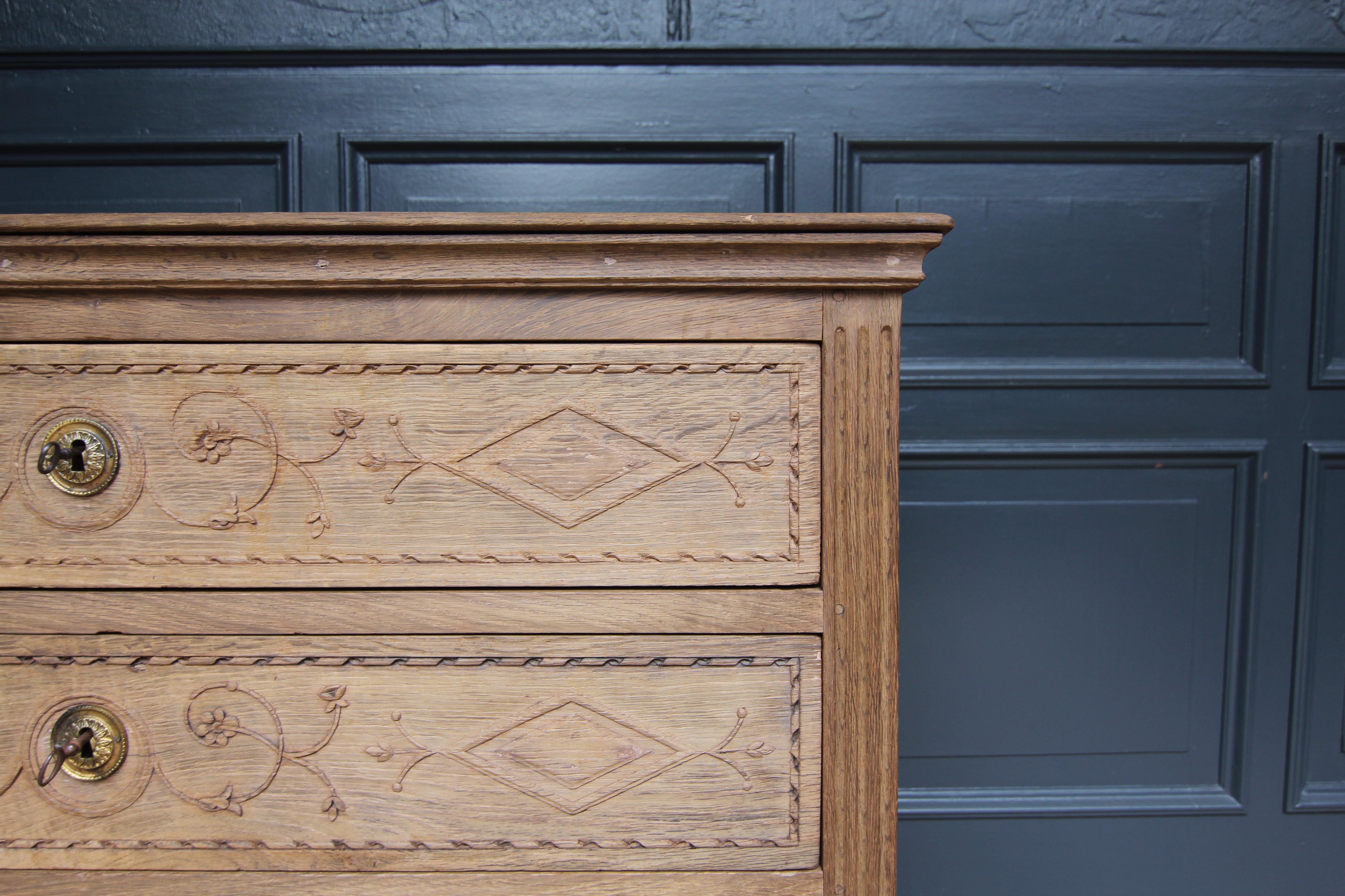 Early 19th Century Stripped Oak Louis XVI Chest of Drawers 6