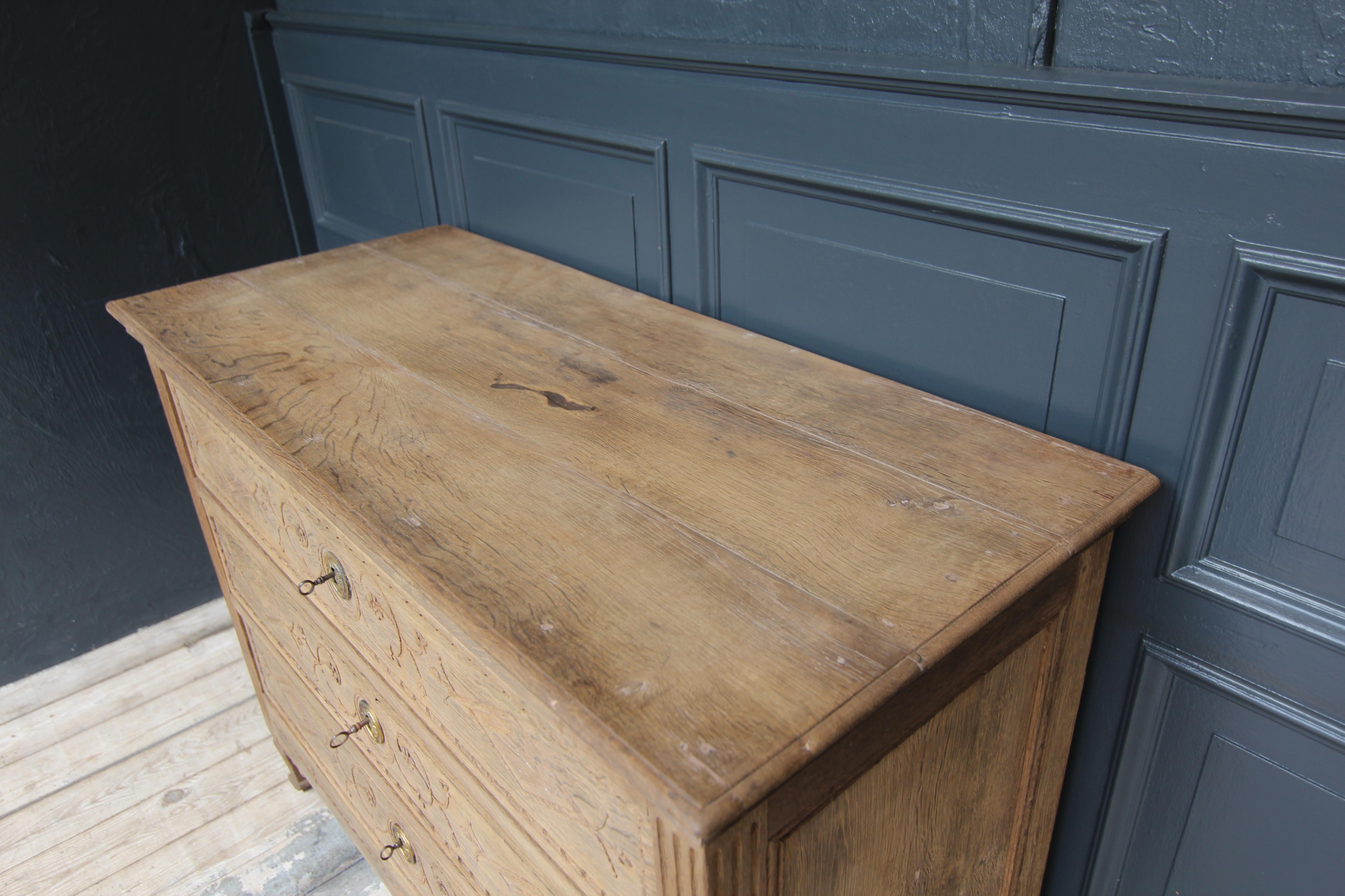 Early 19th Century Stripped Oak Louis XVI Chest of Drawers 7