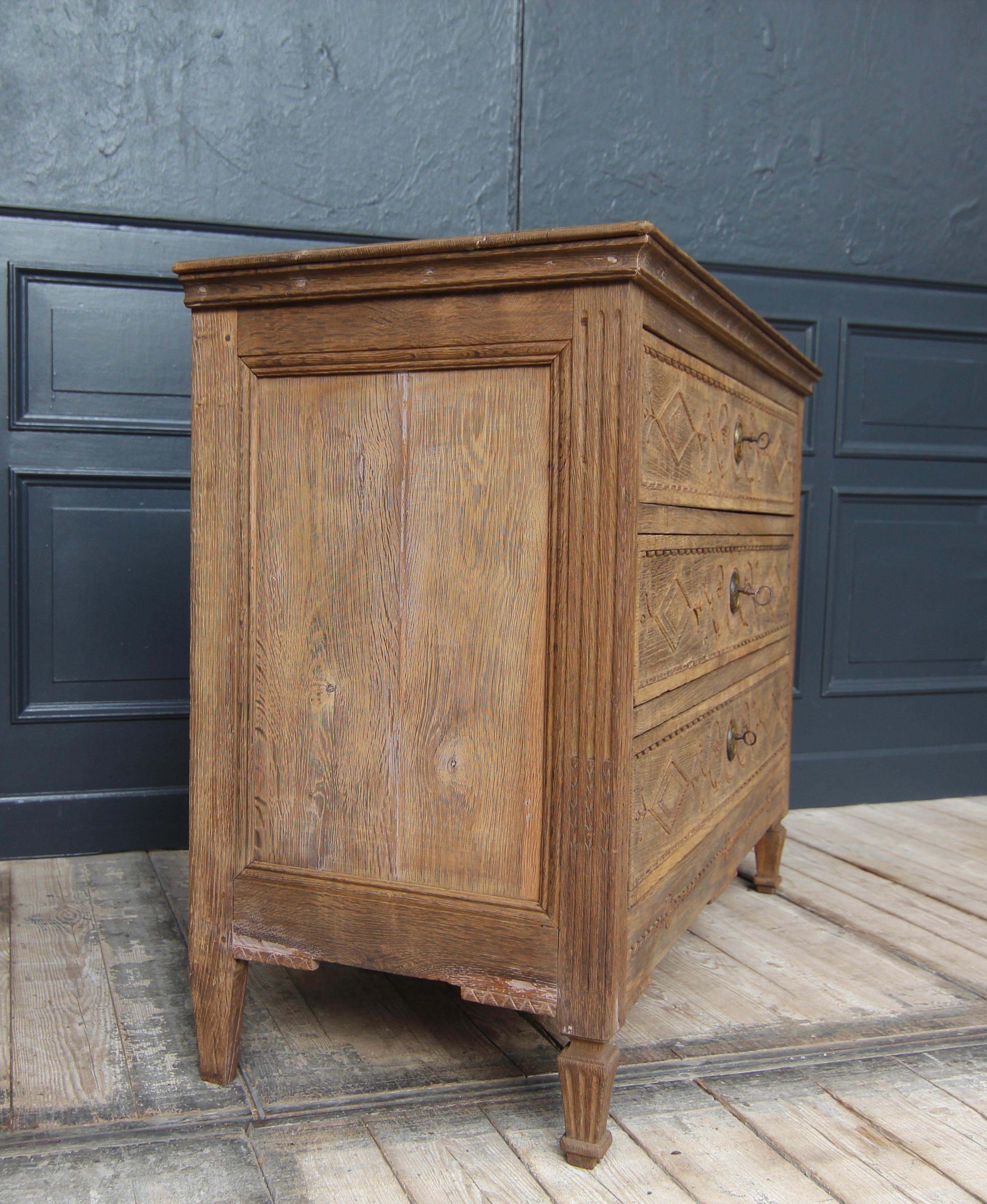 Early 19th Century Stripped Oak Louis XVI Chest of Drawers 15