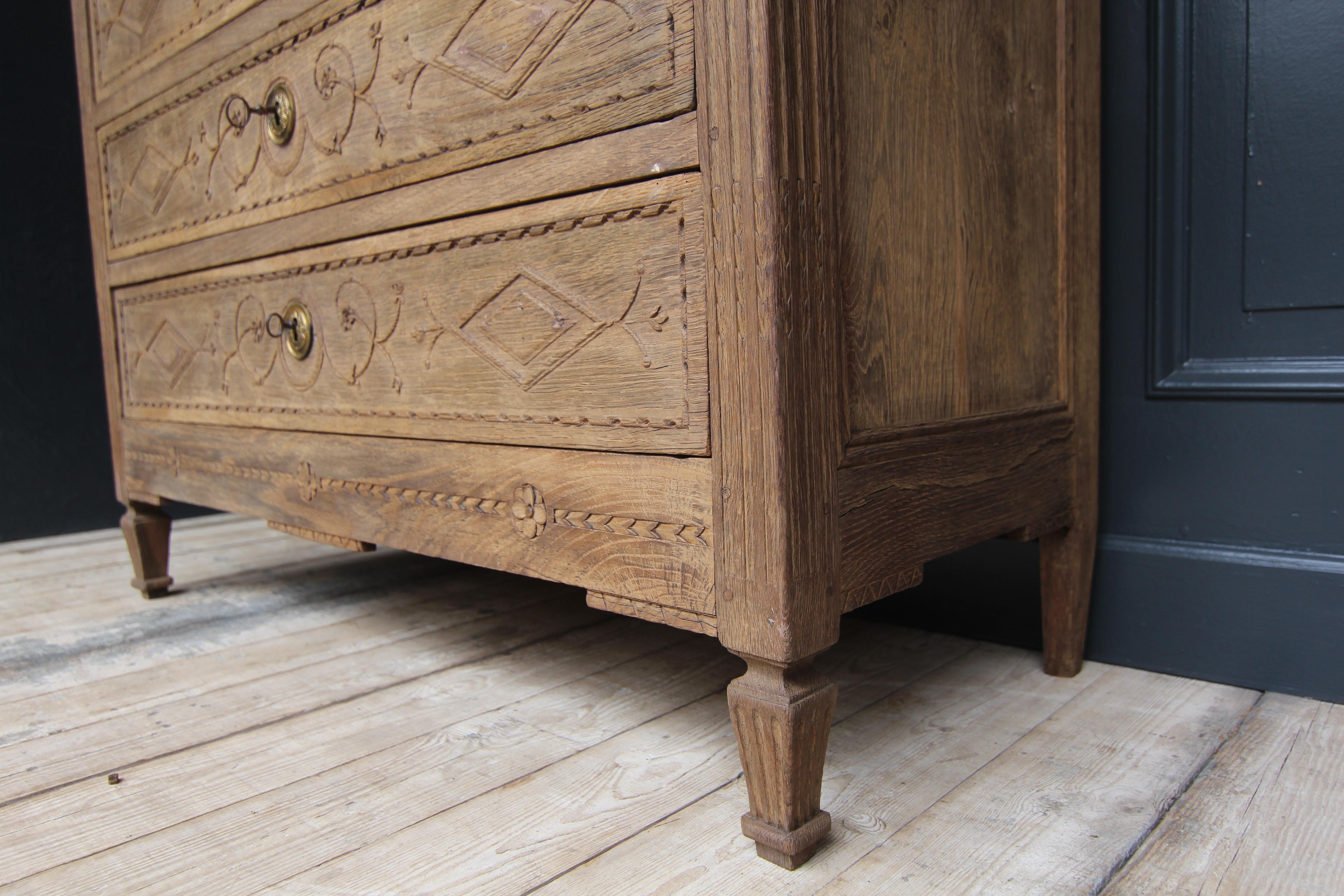 Early 19th Century Stripped Oak Louis XVI Chest of Drawers 2