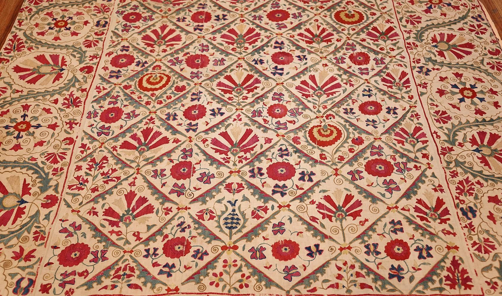 Early 19th Century Suzani Uzbek Textile. Size: 5 ft 4 in x 5 ft 7 in  4