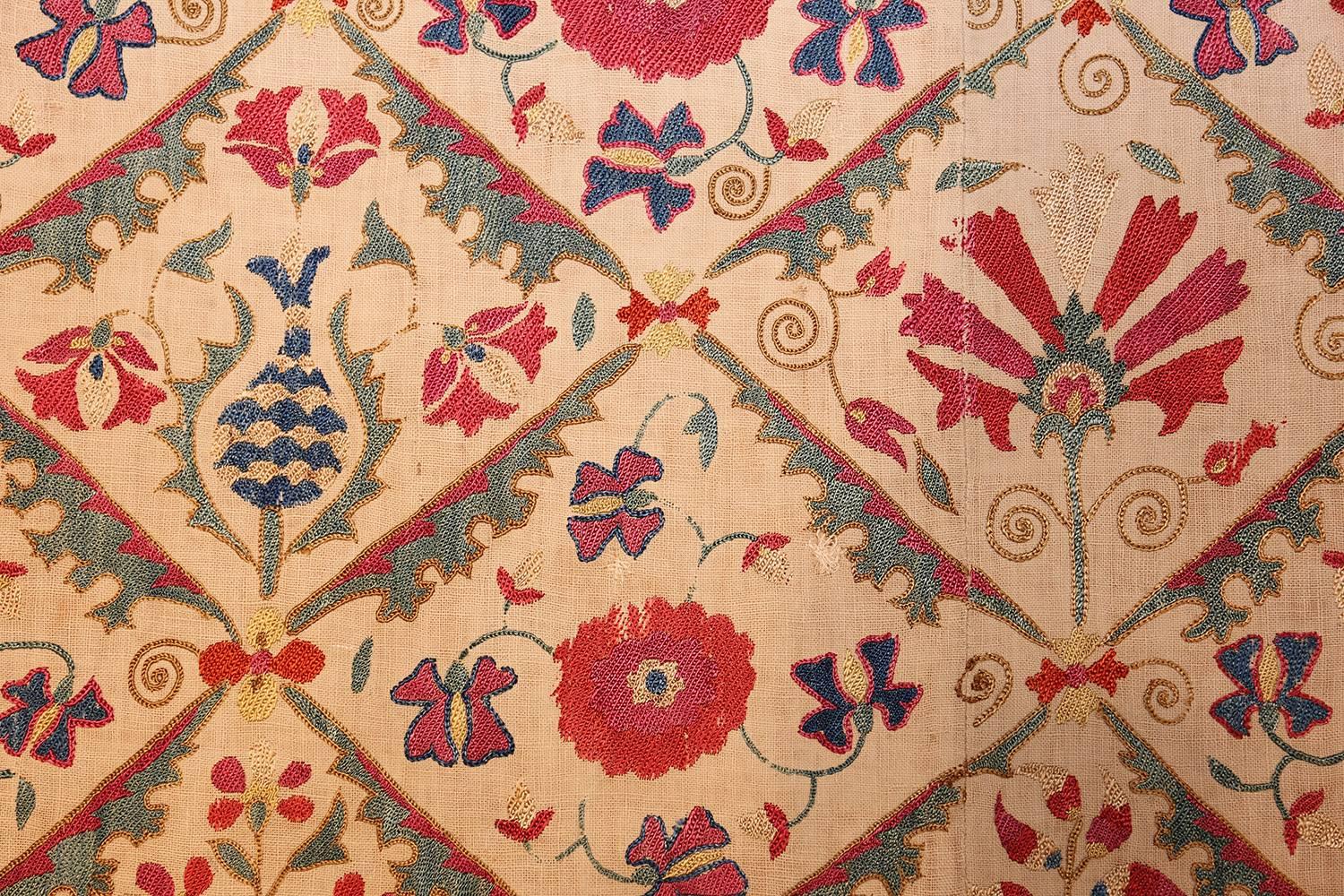 Early 19th Century Suzani Uzbek Textile. Size: 5 ft 4 in x 5 ft 7 in  5
