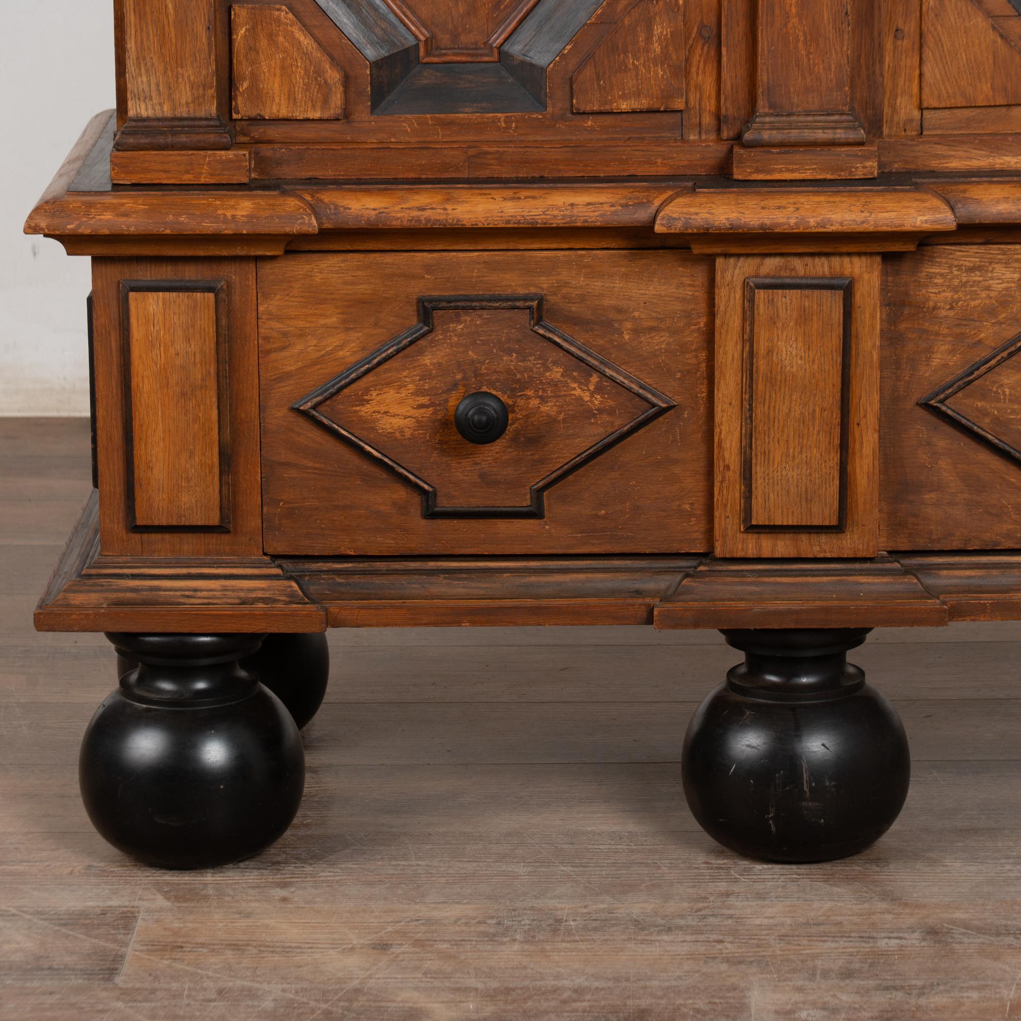 Armoire baroque suédoise à deux portes du début du 19e siècle en vente 5