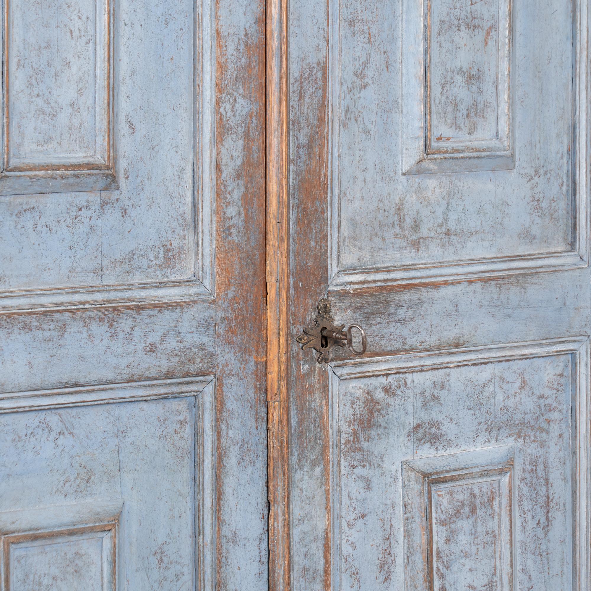 Armadietto svedese a 18 cassetti dipinto di blu dell'inizio del XIX secolo in vendita 1