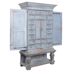 Schwedischer blau bemalter 18-Schubladen-Schrank aus dem frühen 19.