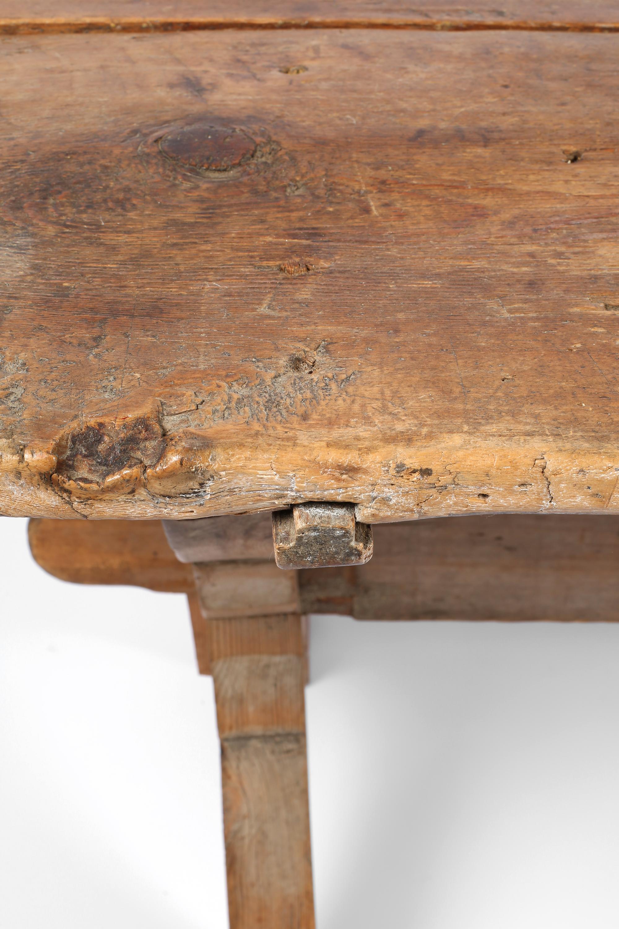 Early 19th Century Swedish 'Bockbord' Dining Table For Sale 3