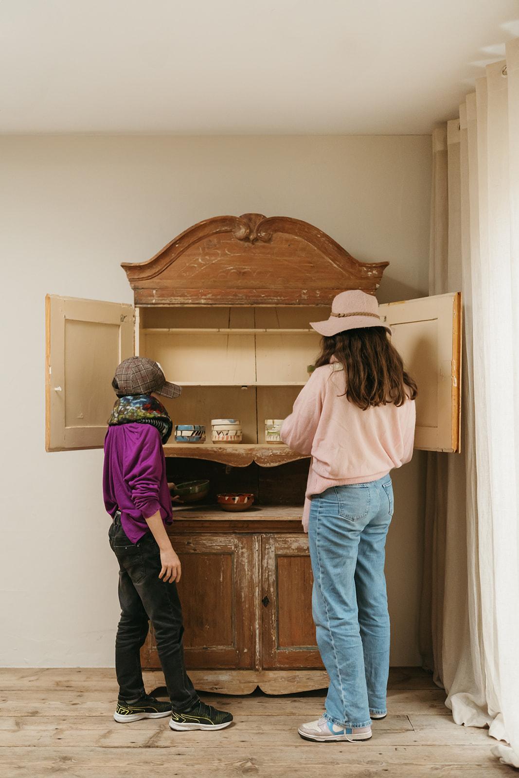 early 19th century Swedish cabinet ...  7