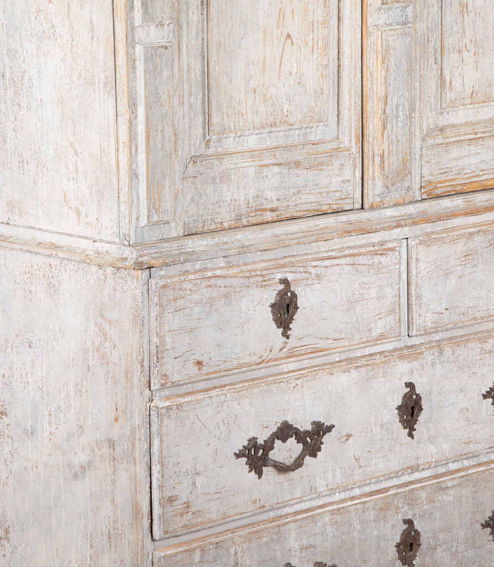 Early 19th Century Swedish Cabinet For Sale 6