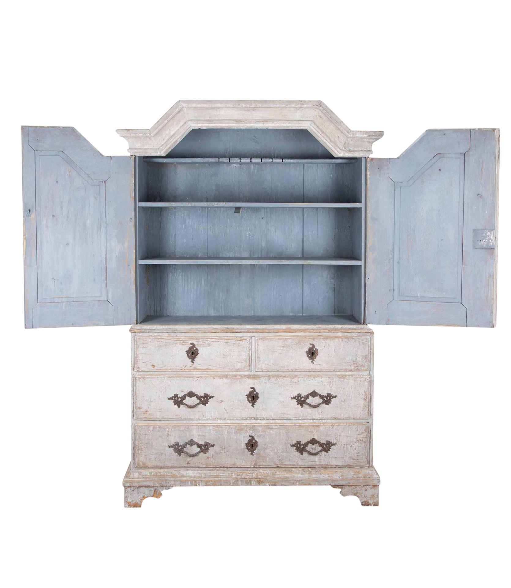 Early 19th Century Swedish Cabinet In Good Condition For Sale In Tetbury, Gloucestershire
