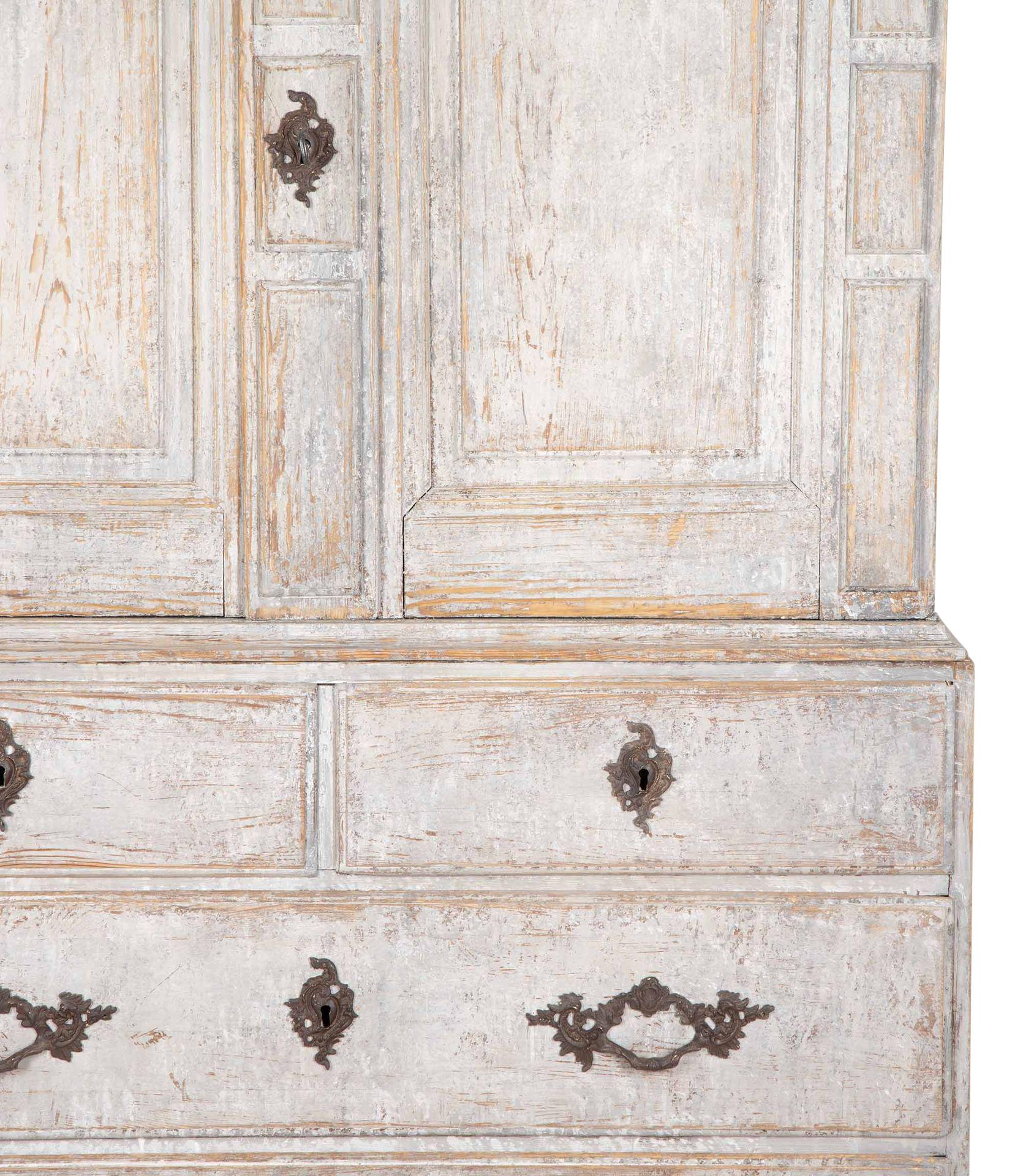 Wood Early 19th Century Swedish Cabinet For Sale