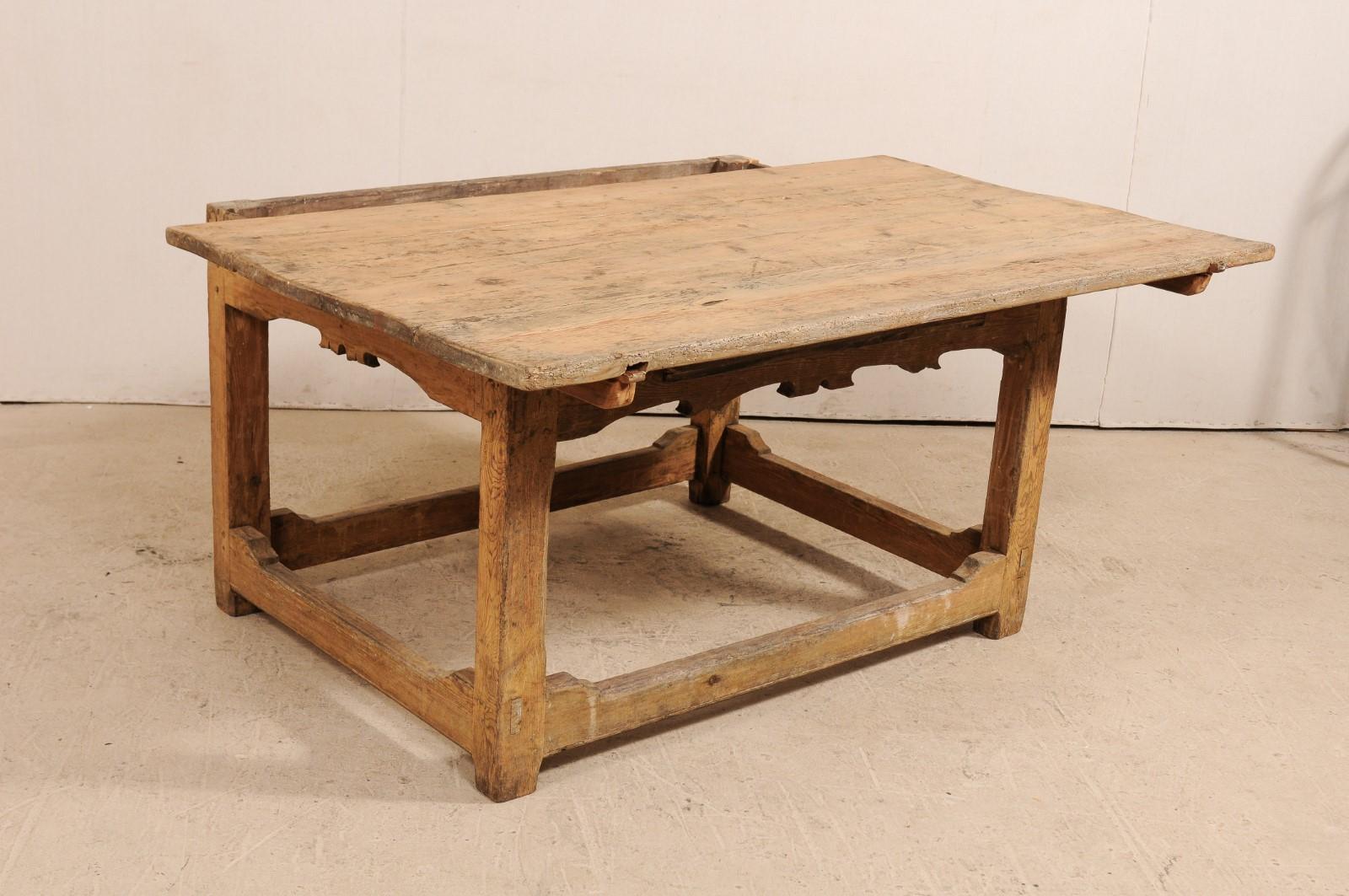 Early 19th Century Swedish Carved Wood Desk Table with Drawer In Good Condition For Sale In Atlanta, GA