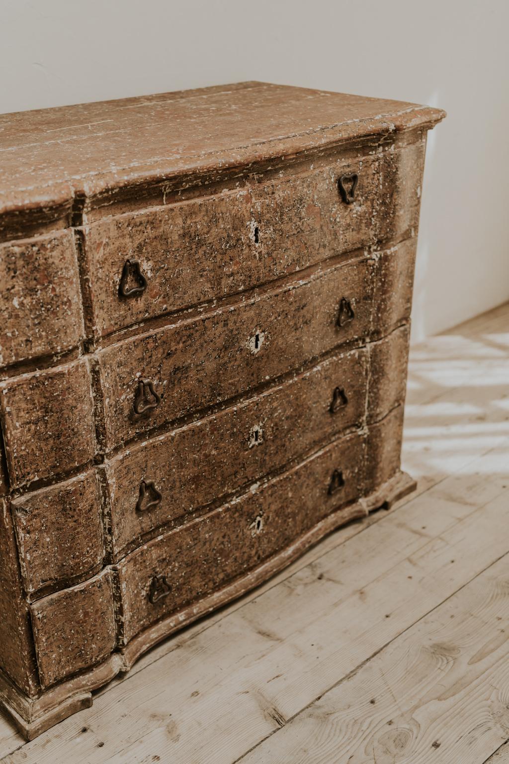 Early 19th Century Swedish Chest of Drawers 1
