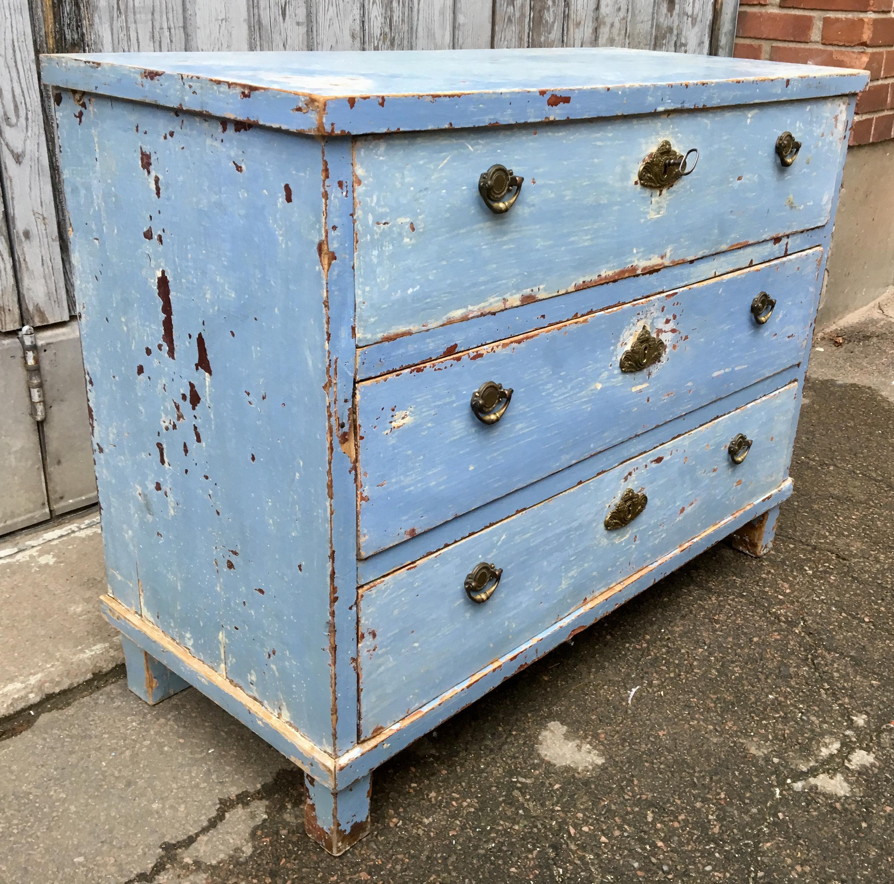 Early 19th Century Swedish Chest of Drawers with Original Blue Scraped Paint 4