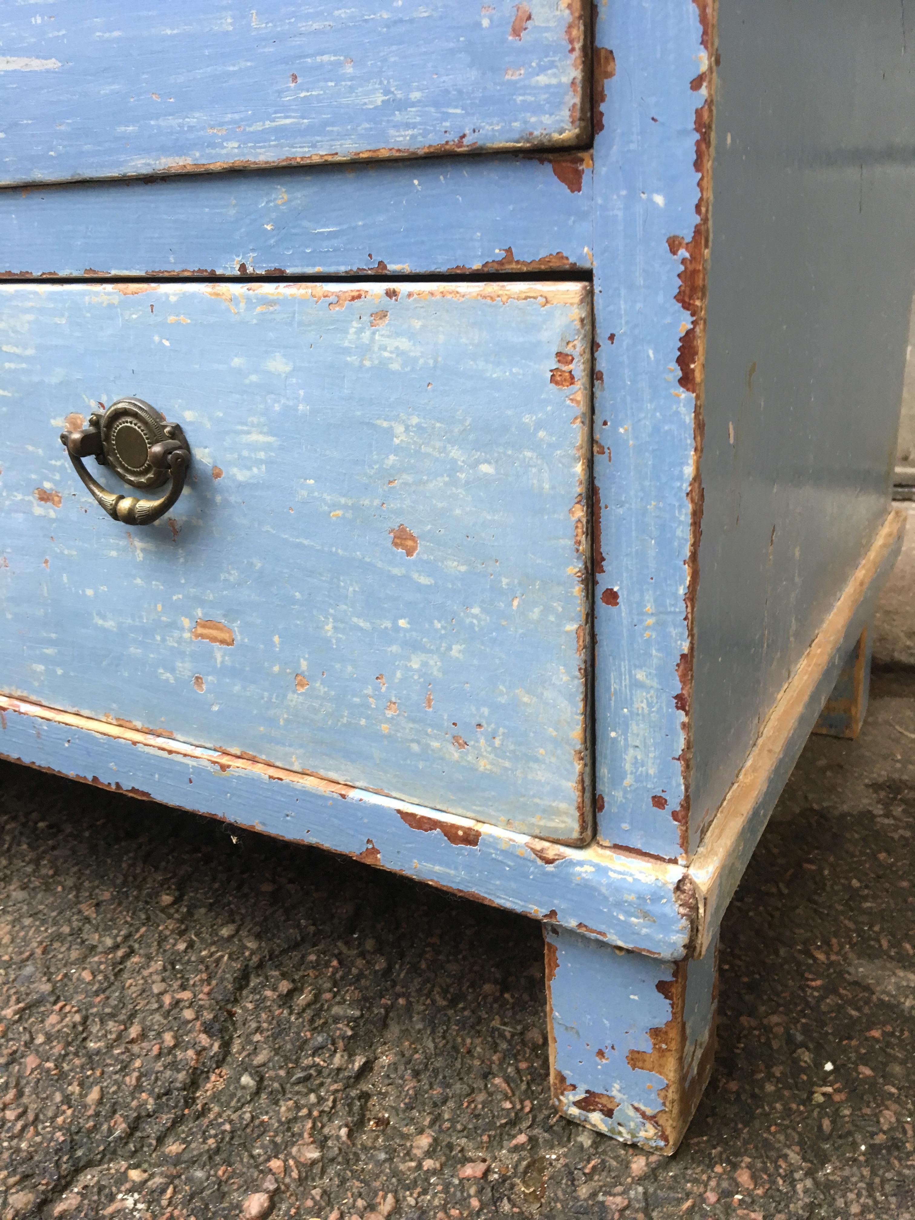 Early 19th Century Swedish Chest of Drawers with Original Blue Scraped Paint 5