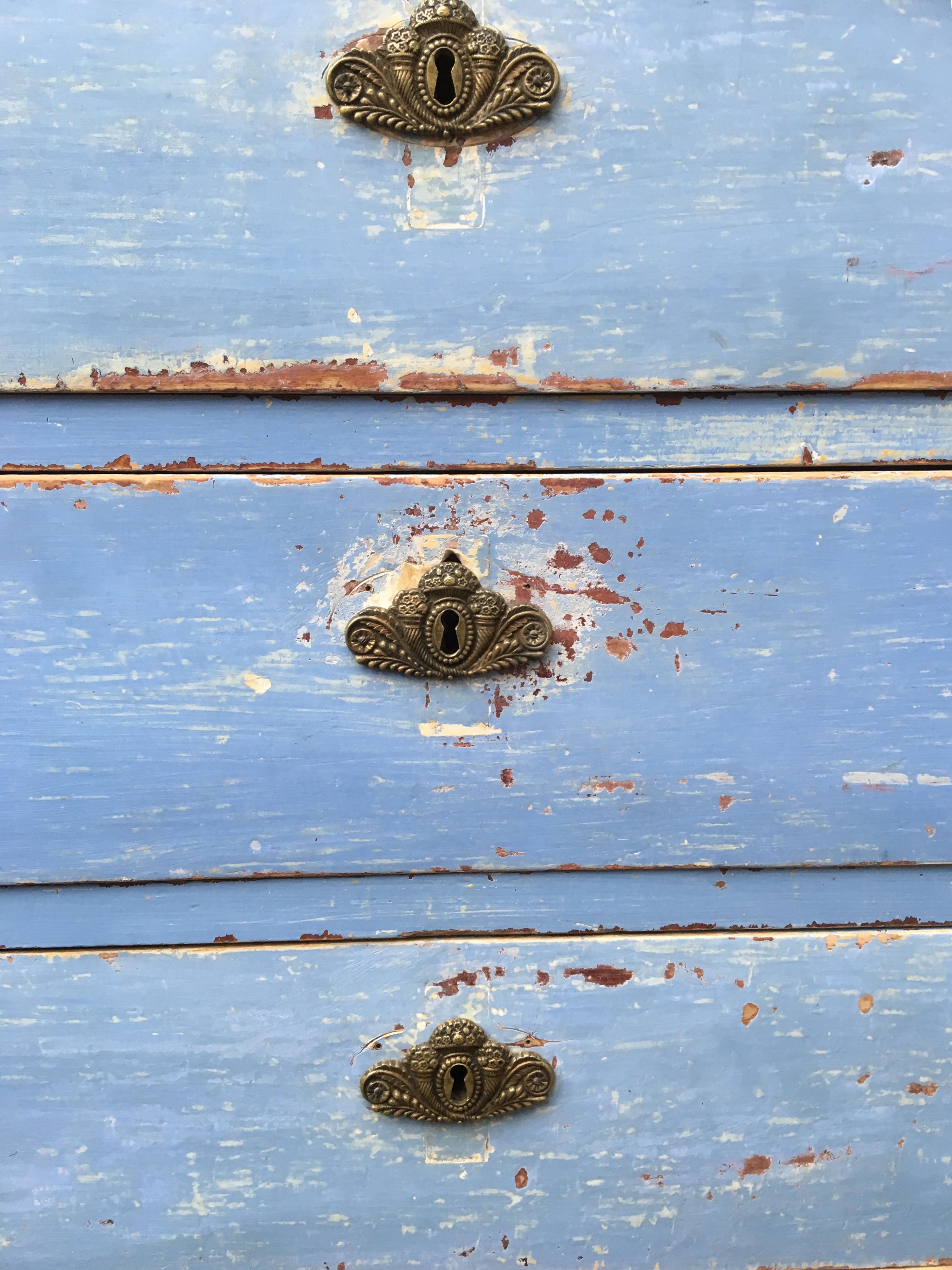 Early 19th Century Swedish Chest of Drawers with Original Blue Scraped Paint 7