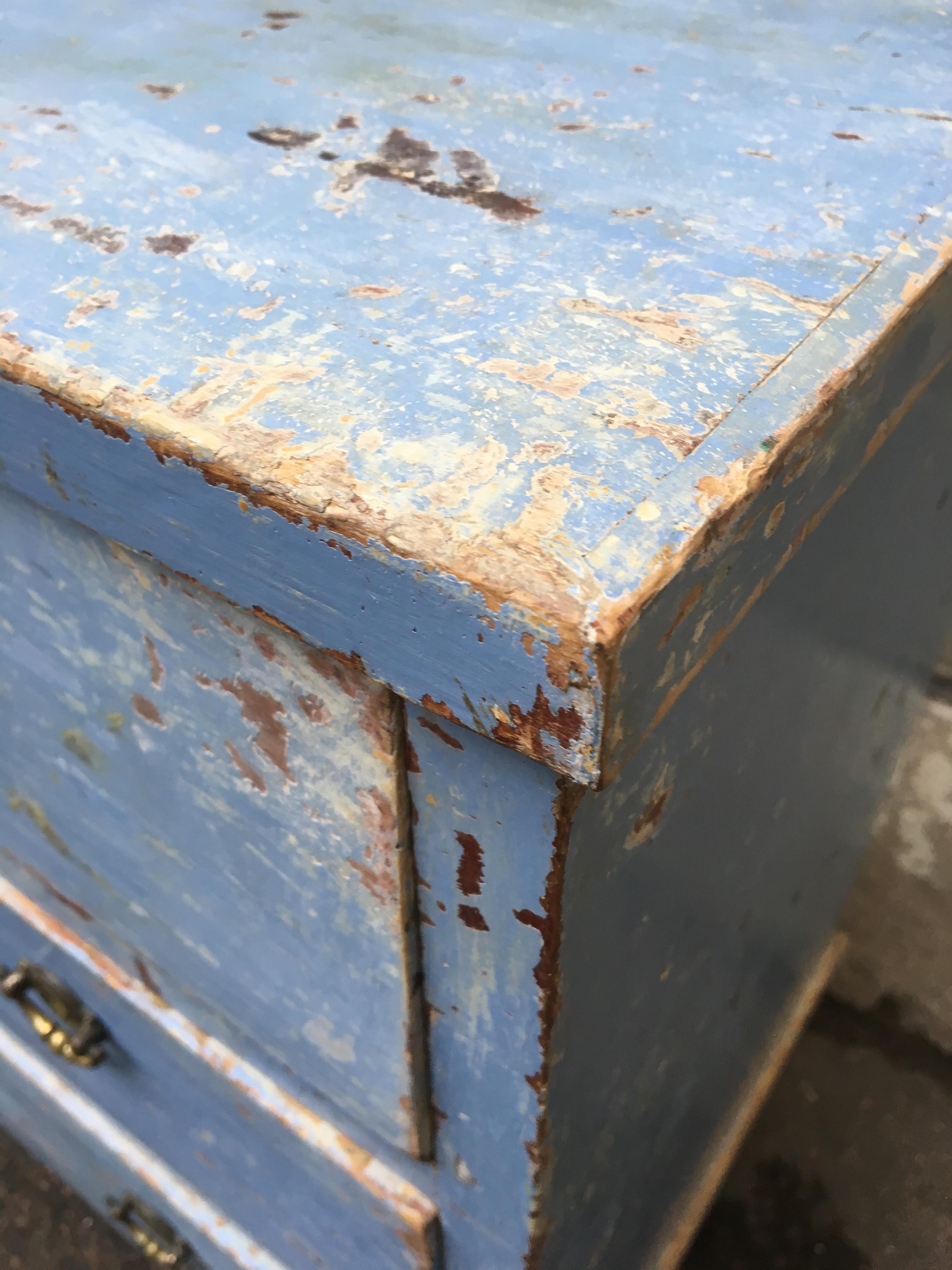 Early 19th Century Swedish Chest of Drawers with Original Blue Scraped Paint In Good Condition In Haddonfield, NJ