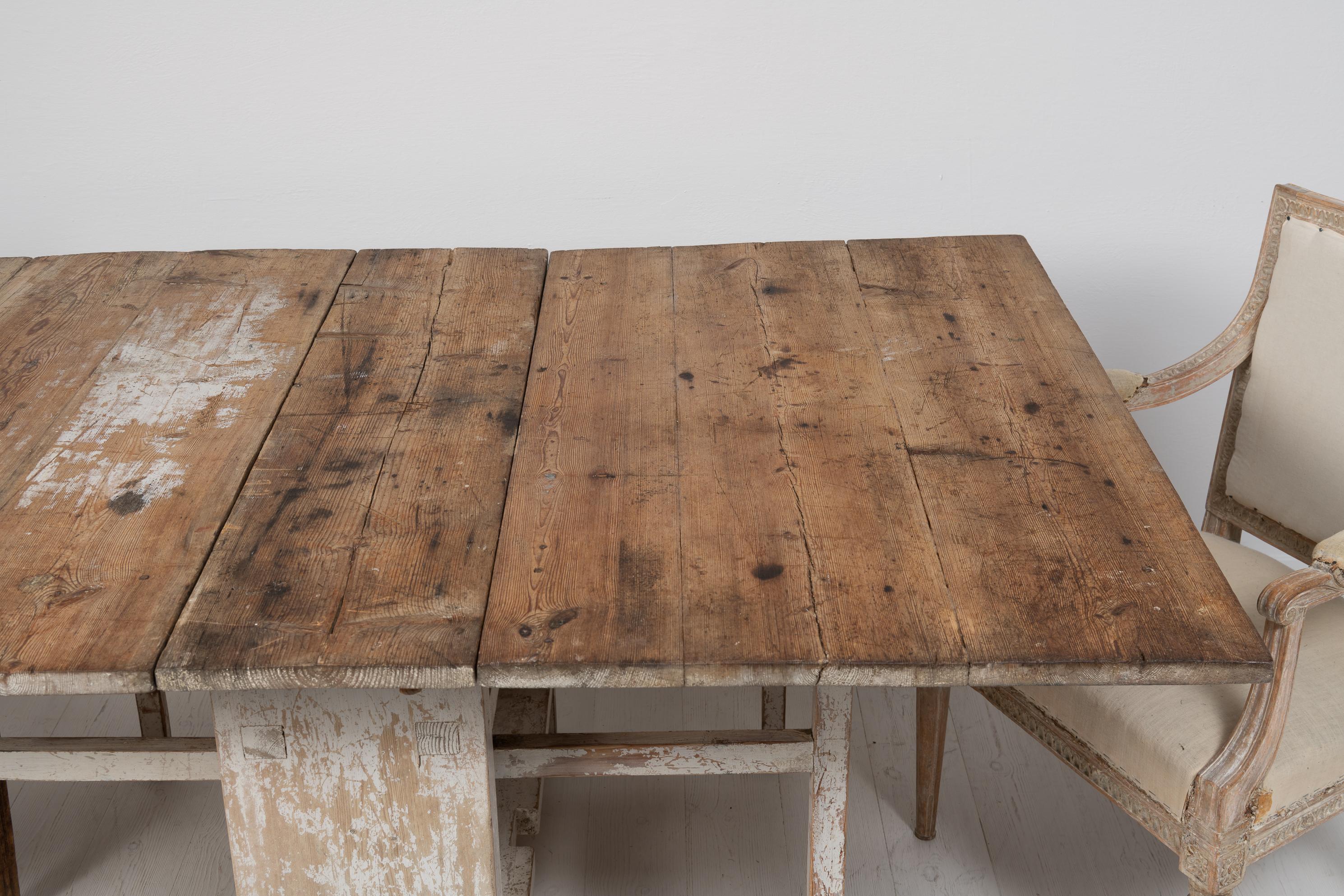 Early 19th Century Swedish Country Drop Leaf Table For Sale 3