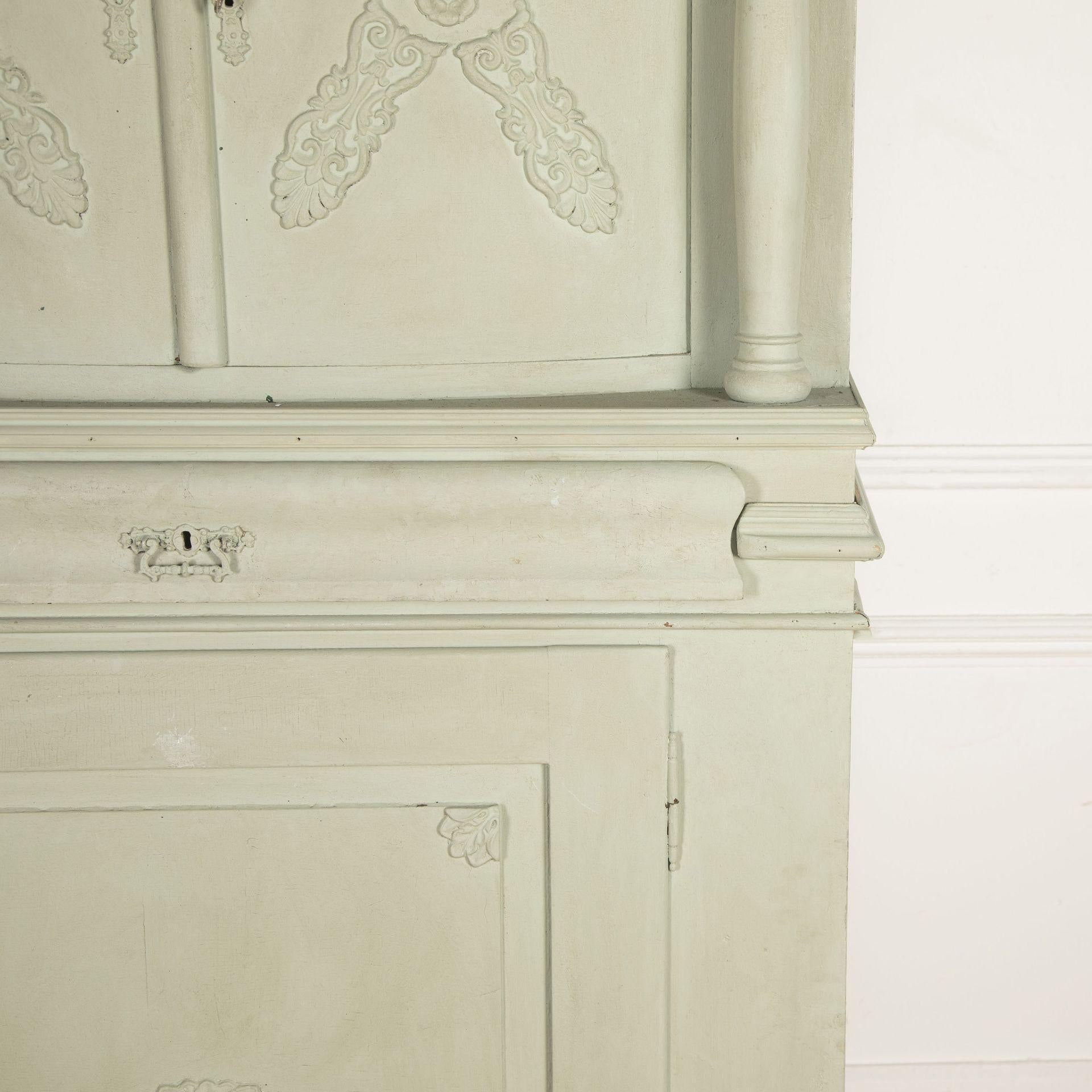 Early 19th Century Swedish Cupboard in vendita 3