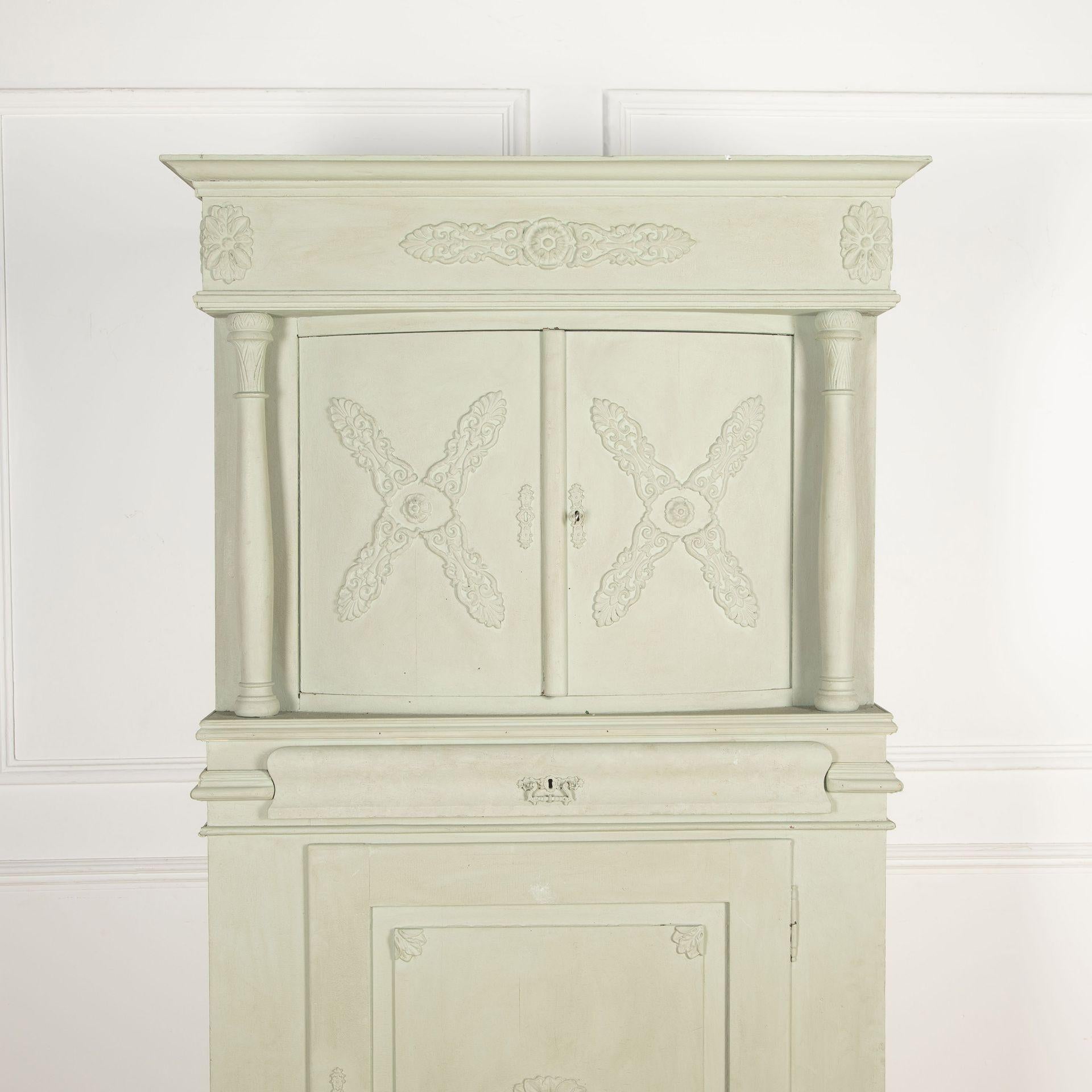 Early 19th Century Swedish Cupboard In condizioni buone in vendita a Gloucestershire, GB