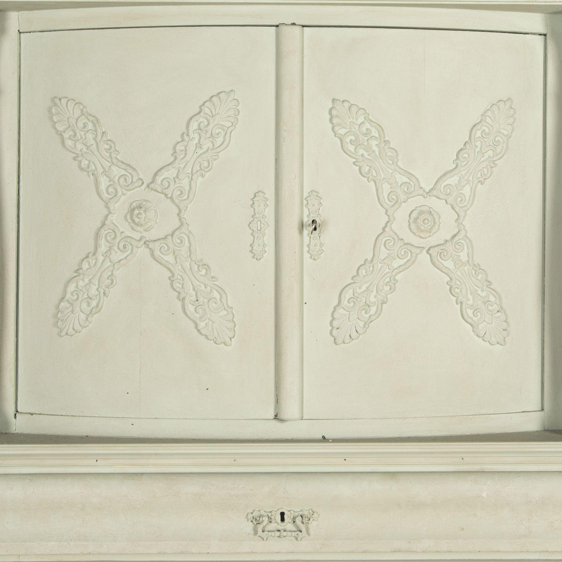 XIX secolo Early 19th Century Swedish Cupboard in vendita