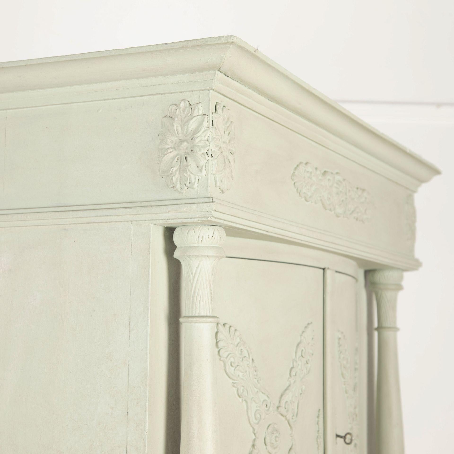 Early 19th Century Swedish Cupboard in vendita 2