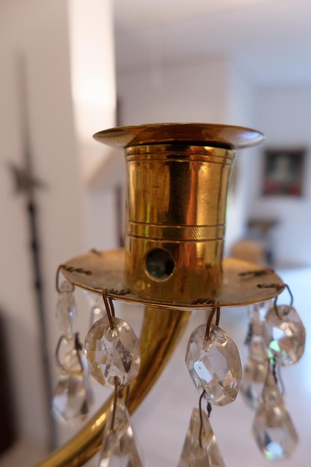 Schwedischer Empire-Kronleuchter aus vergoldeter Bronze und geschliffenem Glas aus dem frühen 19. Jahrhundert im Angebot 1