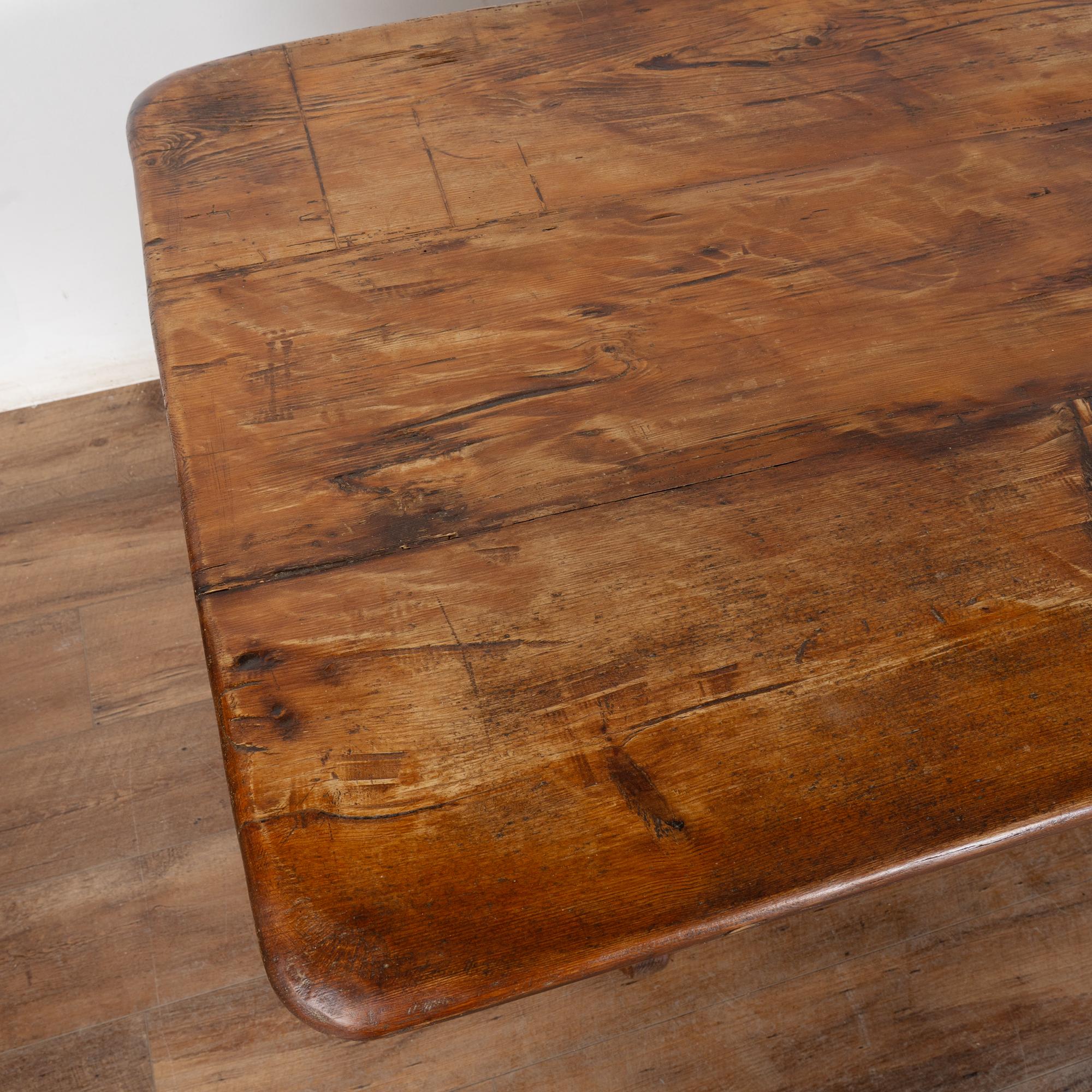 Pino Tavolo da fattoria svedese dell'inizio del XIX secolo in vendita
