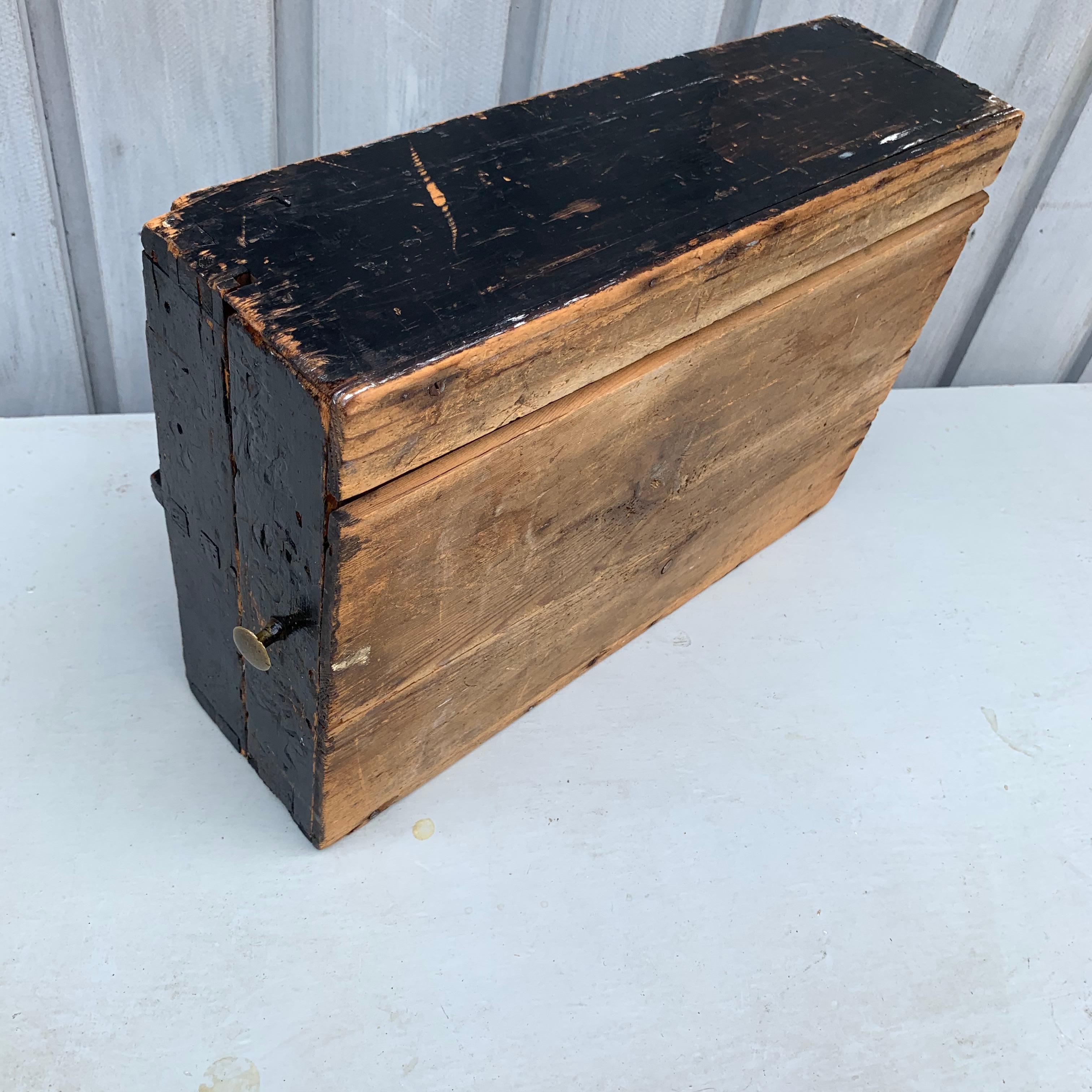 Early 19th Century Swedish Folk Art Kitchen Silverware and Spices Box In Good Condition In Haddonfield, NJ