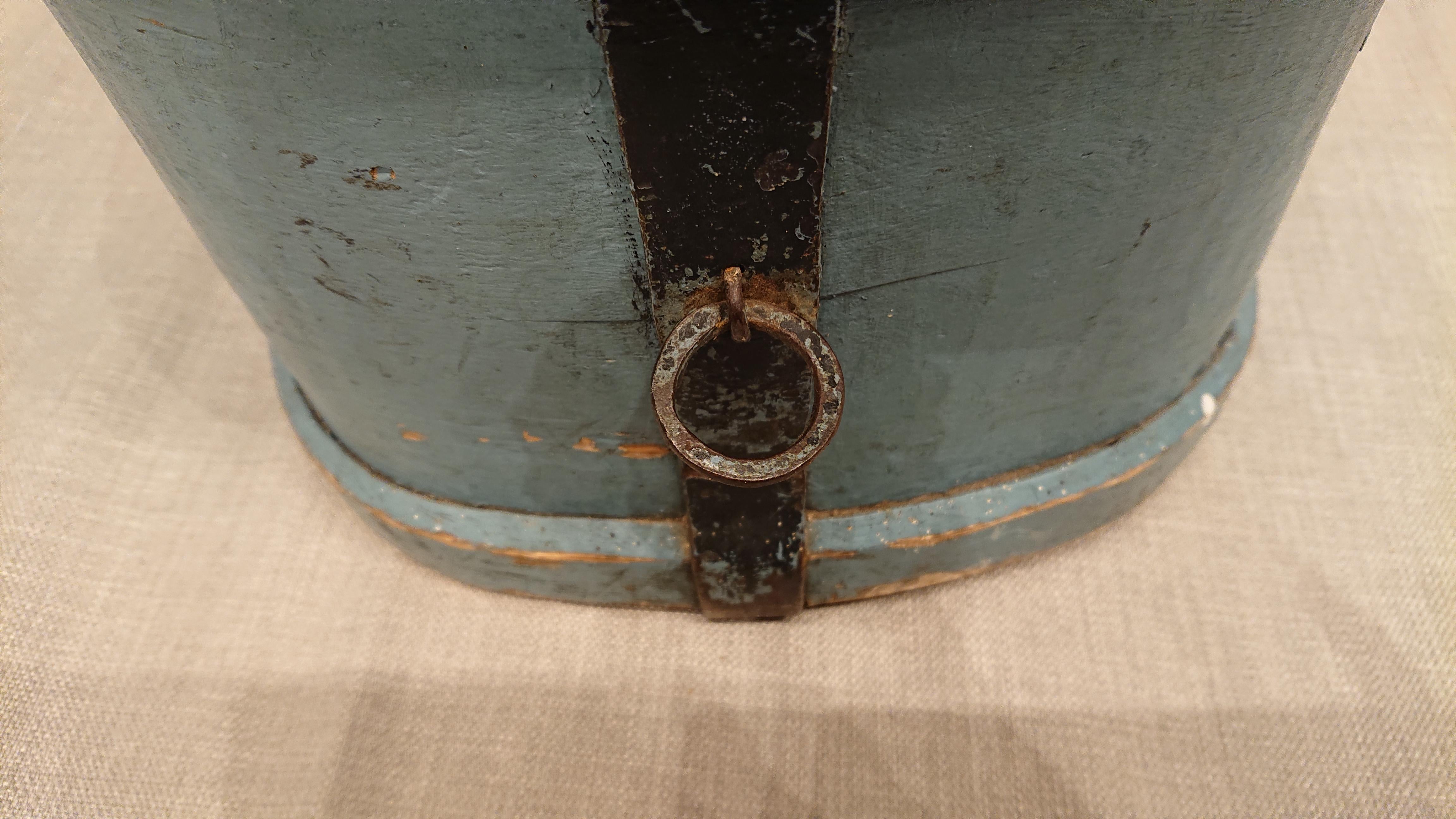 Scatola da viaggio / cassapanca di arte popolare svedese dei primi del XIX secolo con vernice originale in vendita 2