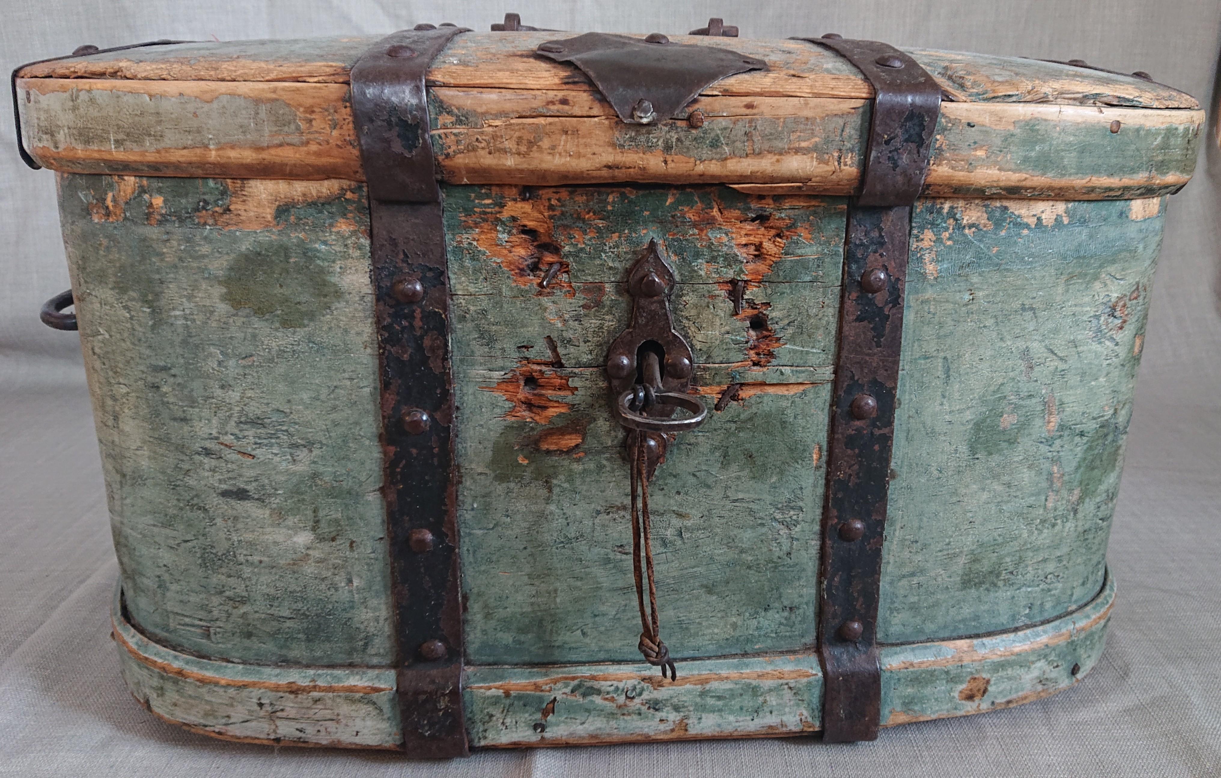 Schwedische Volkskunst-Reiseschachtel/Truhe des frühen 19. Jahrhunderts mit Originallackierung im Angebot 10