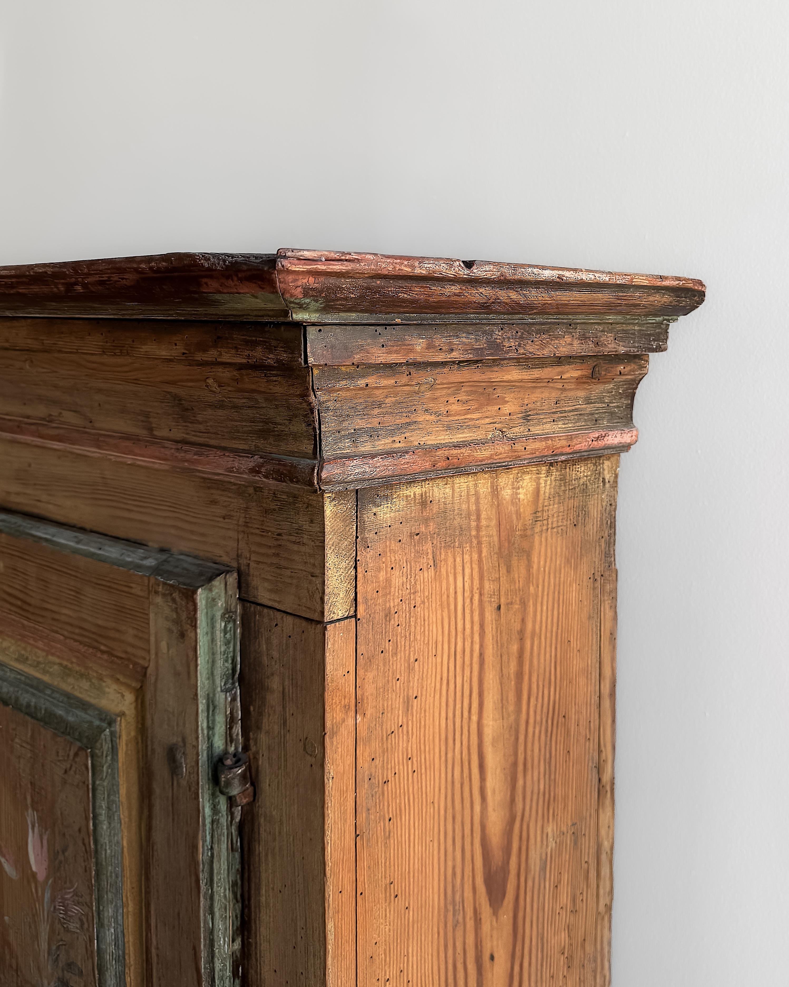 Armoire murale d'art populaire suédois du début du 19e siècle en vente 6
