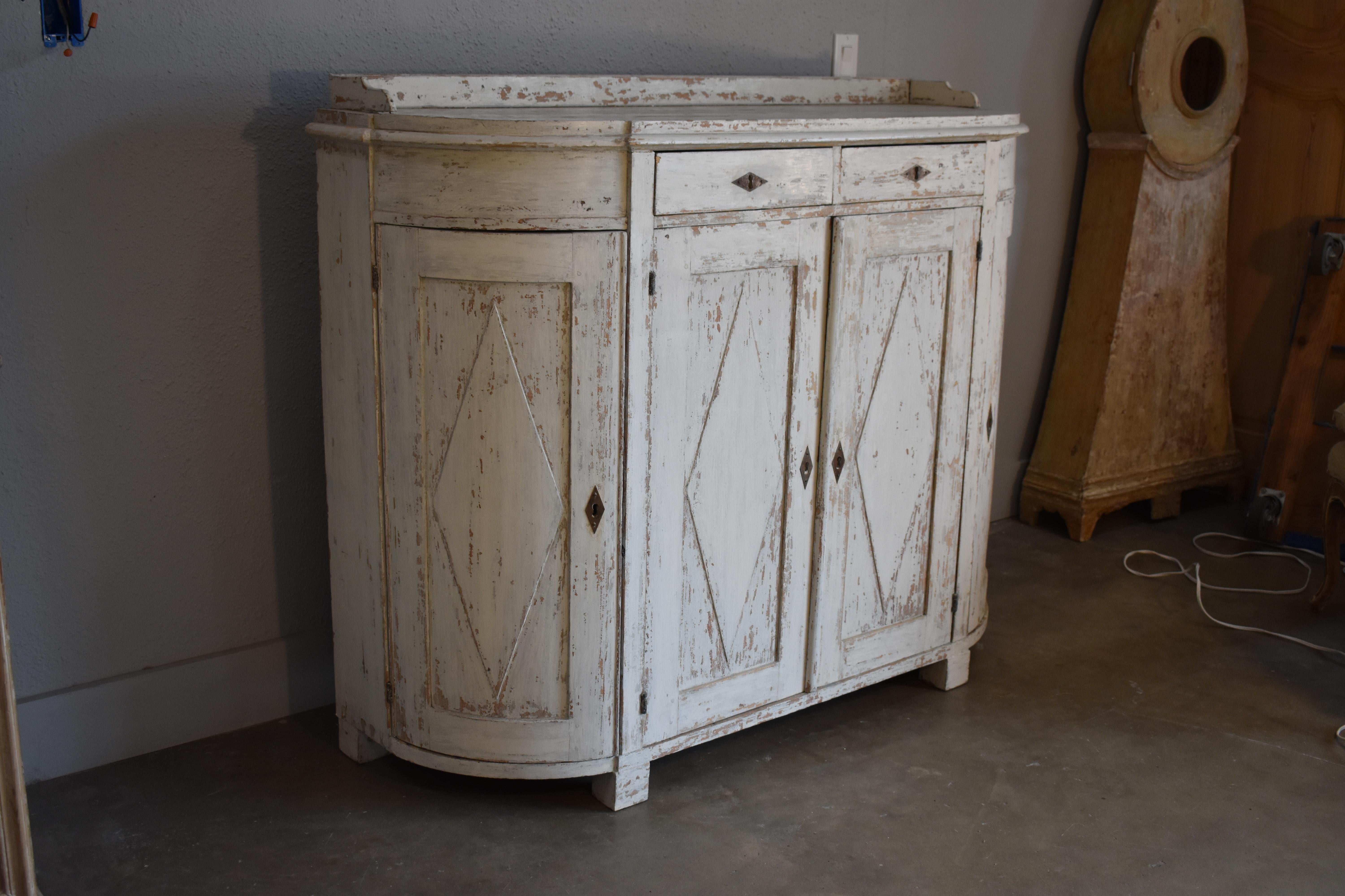 Early 19th Century Swedish Four Door Demilune Gustavian Cupboard For Sale 1