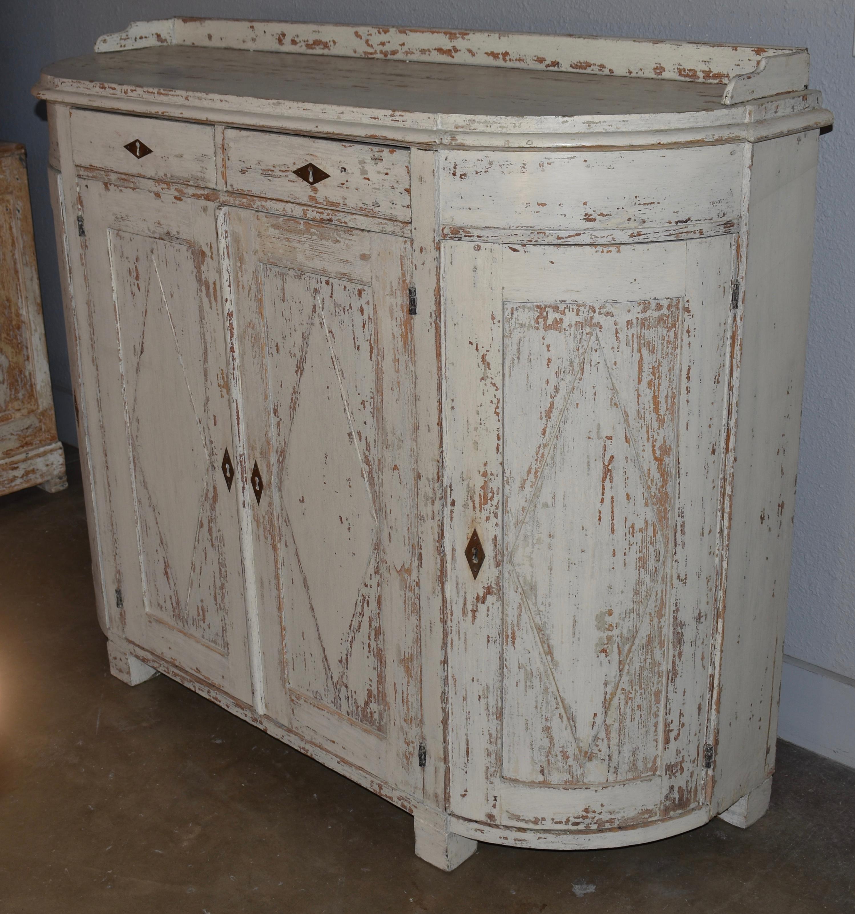 Early 19th Century Swedish Four Door Demilune Gustavian Cupboard For Sale 2