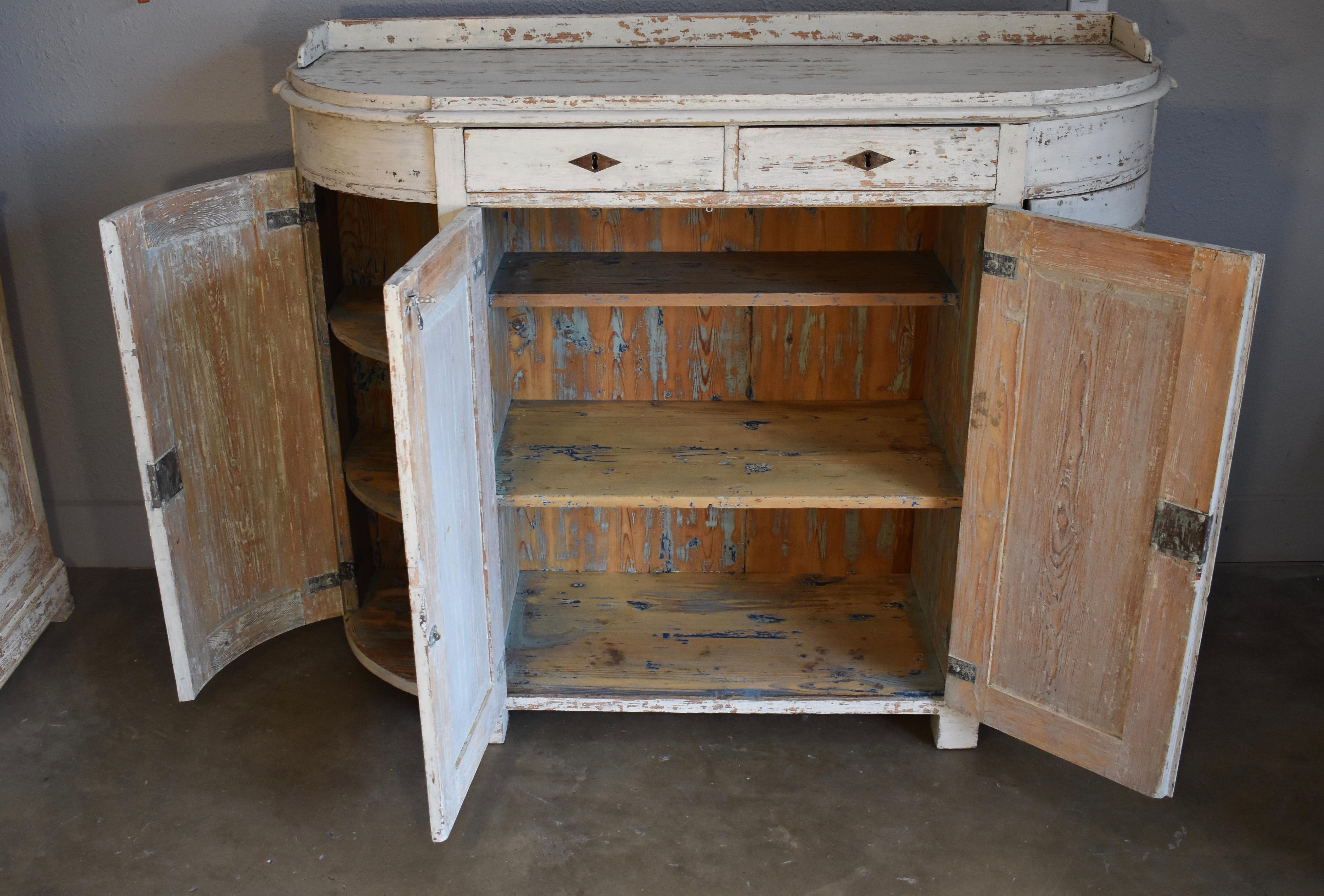 Early 19th Century Swedish Four Door Demilune Gustavian Cupboard For Sale 3