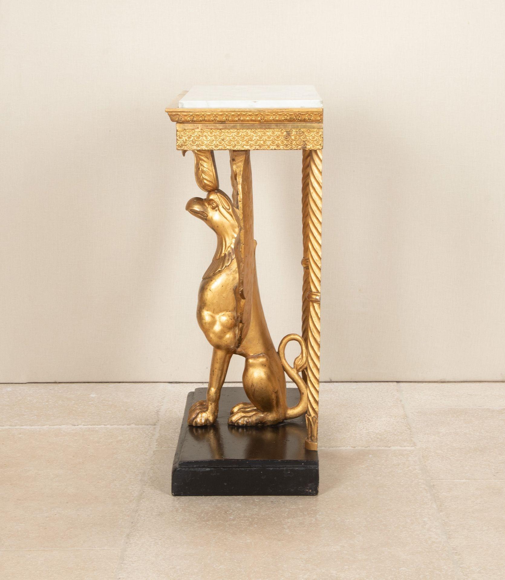 Ébénisé Table console en bois doré suédois du début du 19e siècle en vente