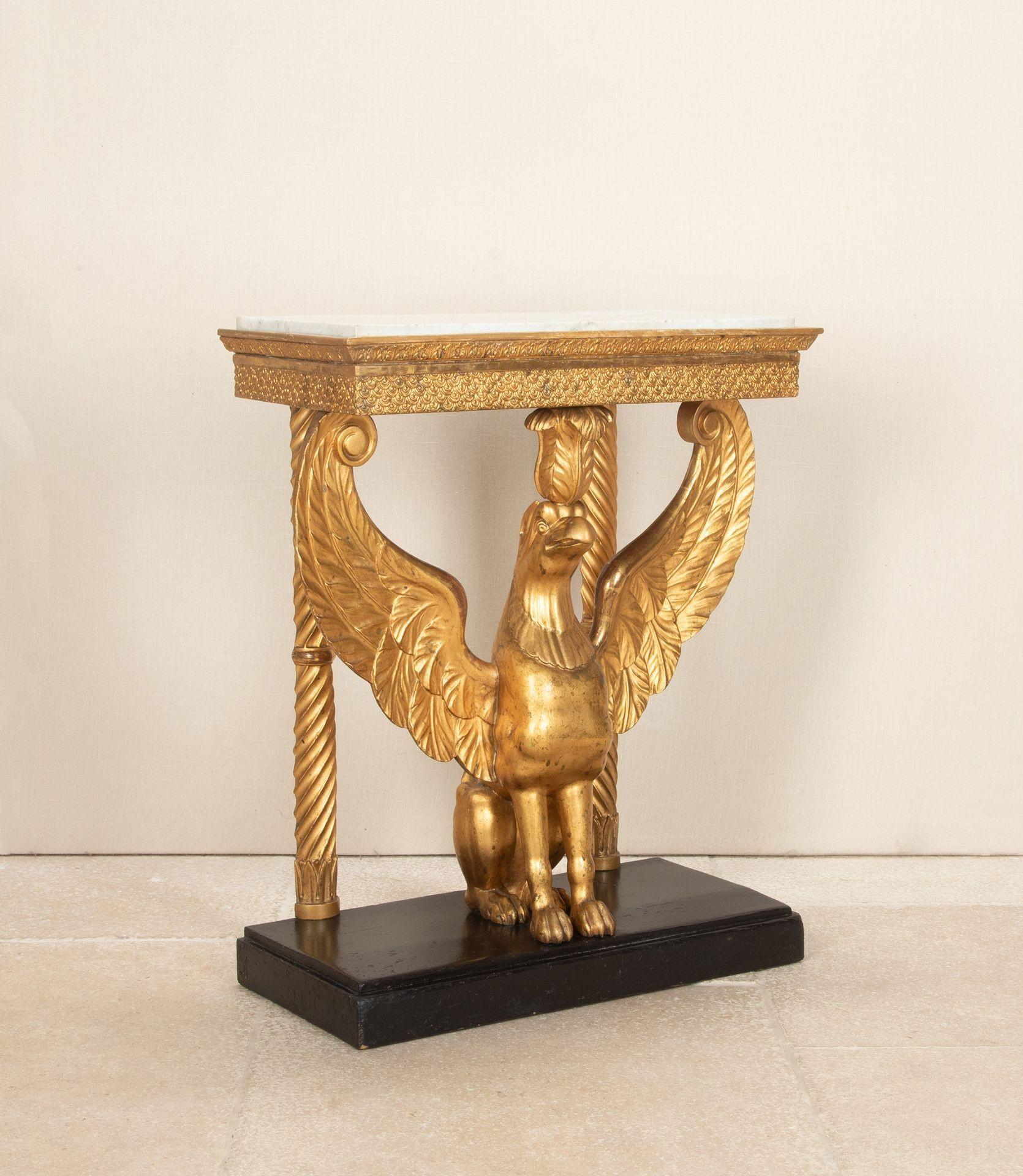 Table console en bois doré suédois du début du 19e siècle Bon état - En vente à Gloucestershire, GB