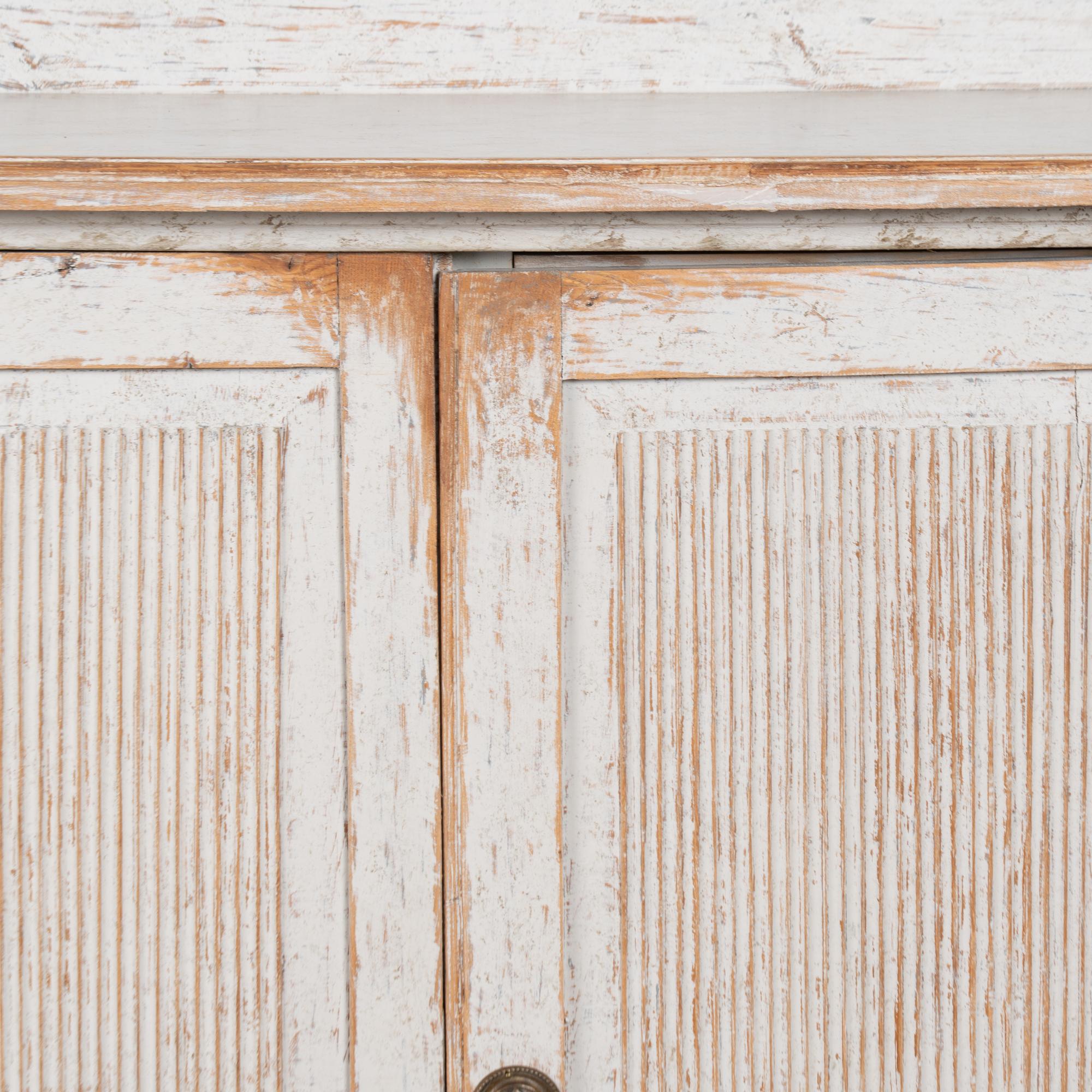 Early 19th Century Swedish Gray Painted Sideboard Buffet Cabinet im Angebot 2