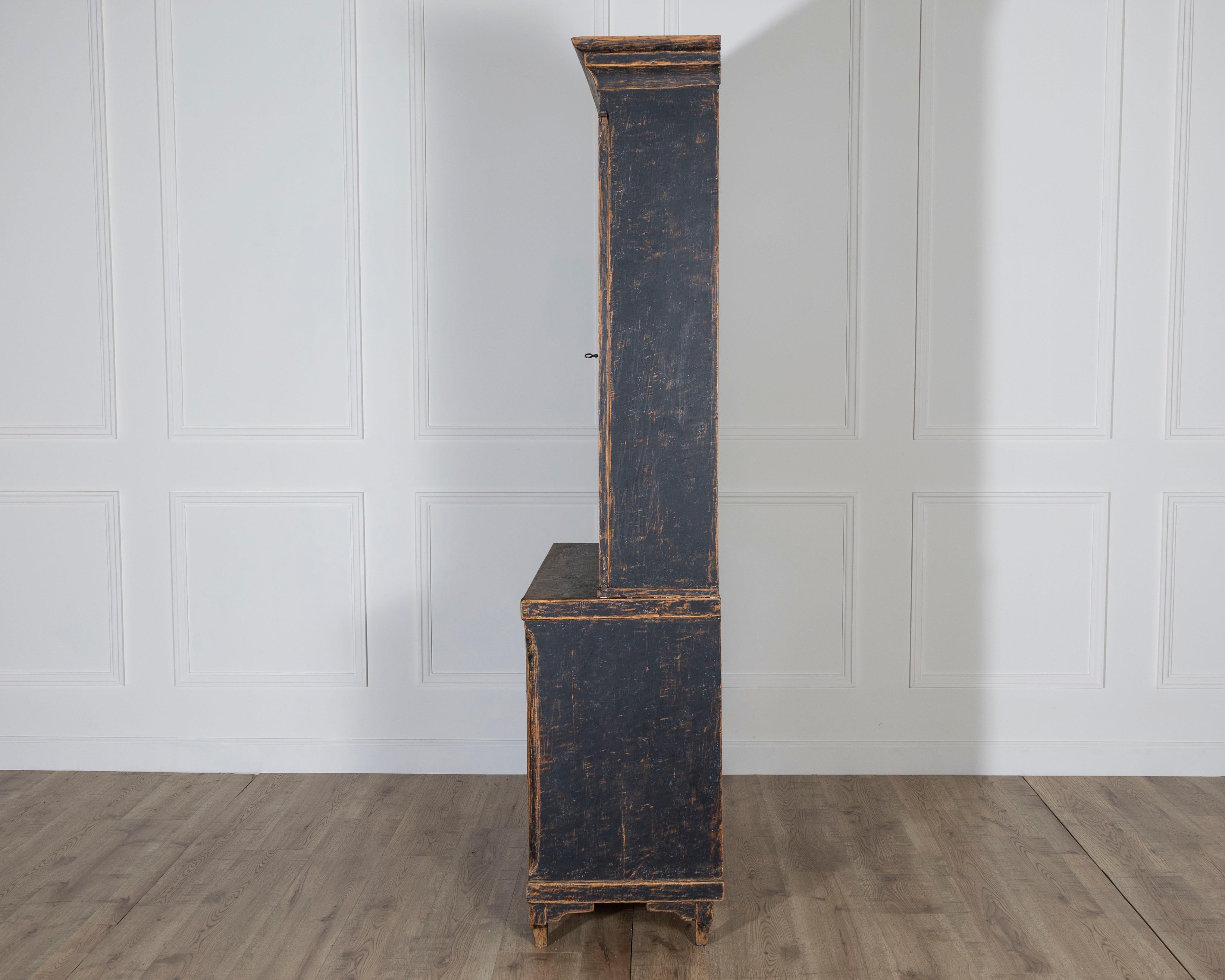 Early 19th Century Swedish Gustavian Cabinet from Värmland, Repainted in Black For Sale 4