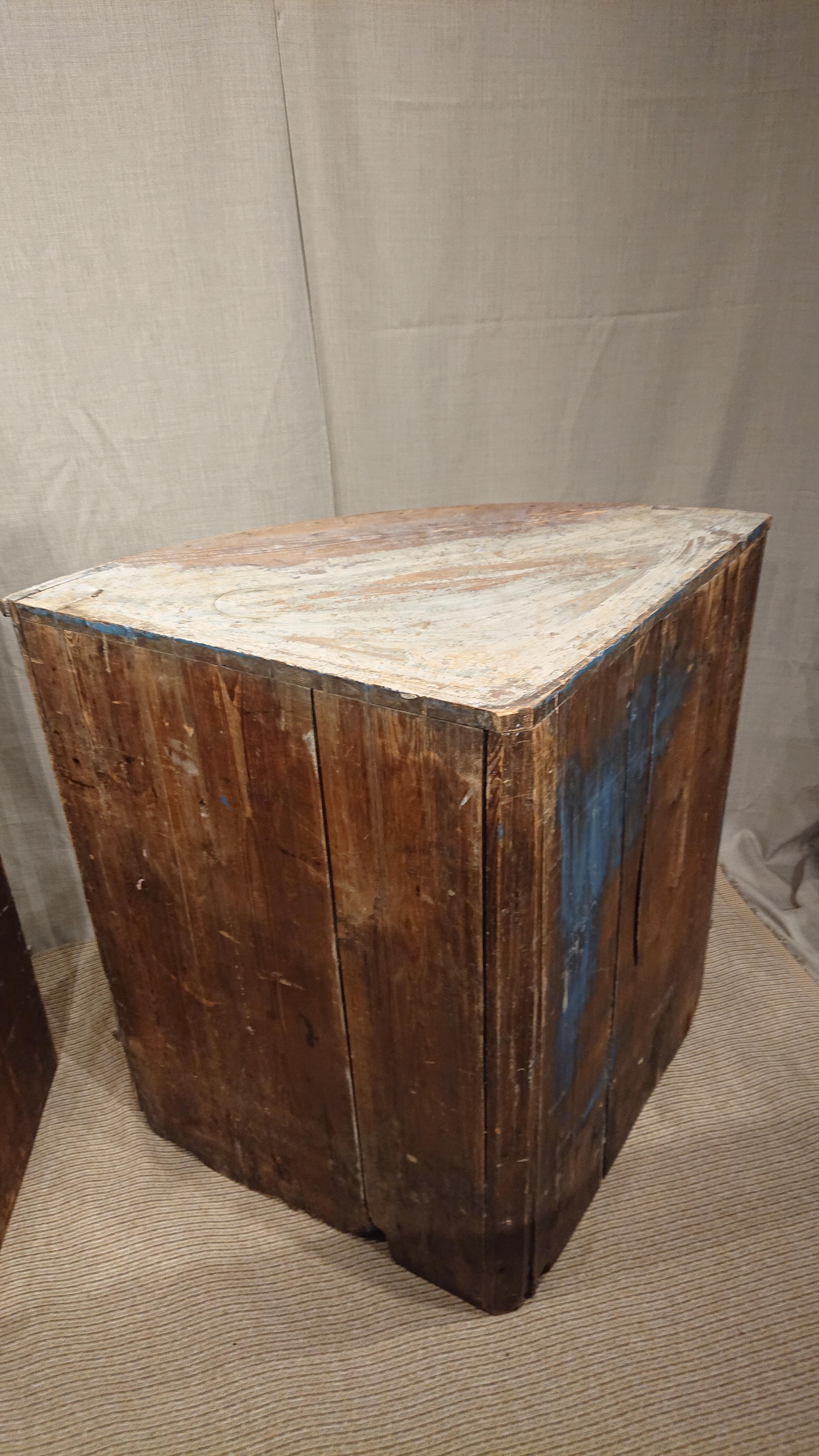 Early 19th Century Swedish Gustavian Corner Cabinet with Original Paint 9