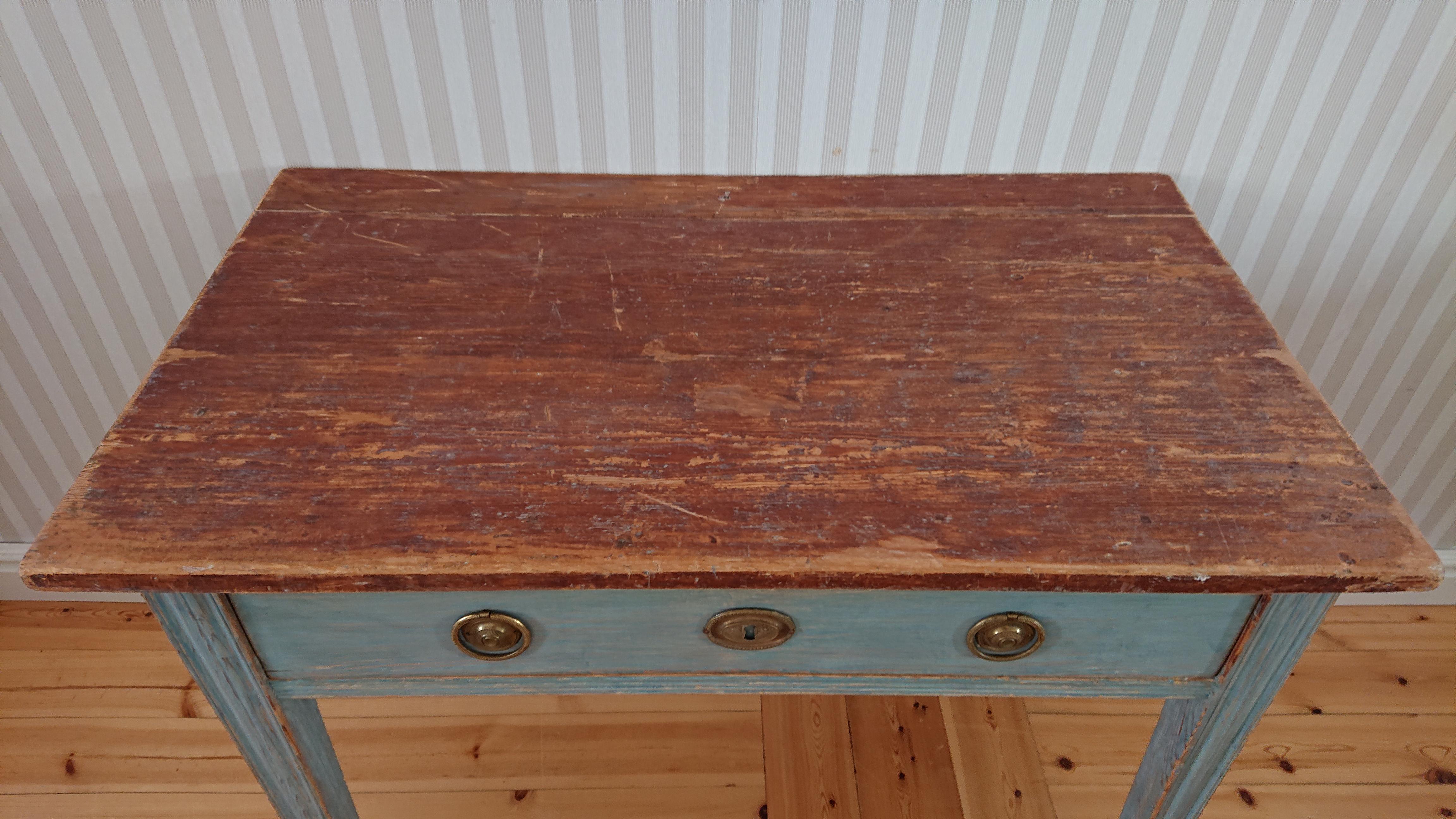 Early 19th Century Swedish  antique  rustic Gustavian Desk with Original Paint For Sale 5