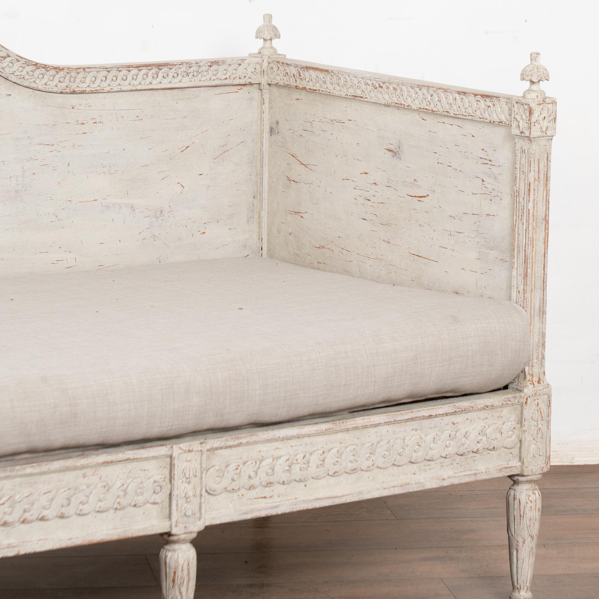 Early 19th Century Swedish Gustavian Gray Settee Bench For Sale 8