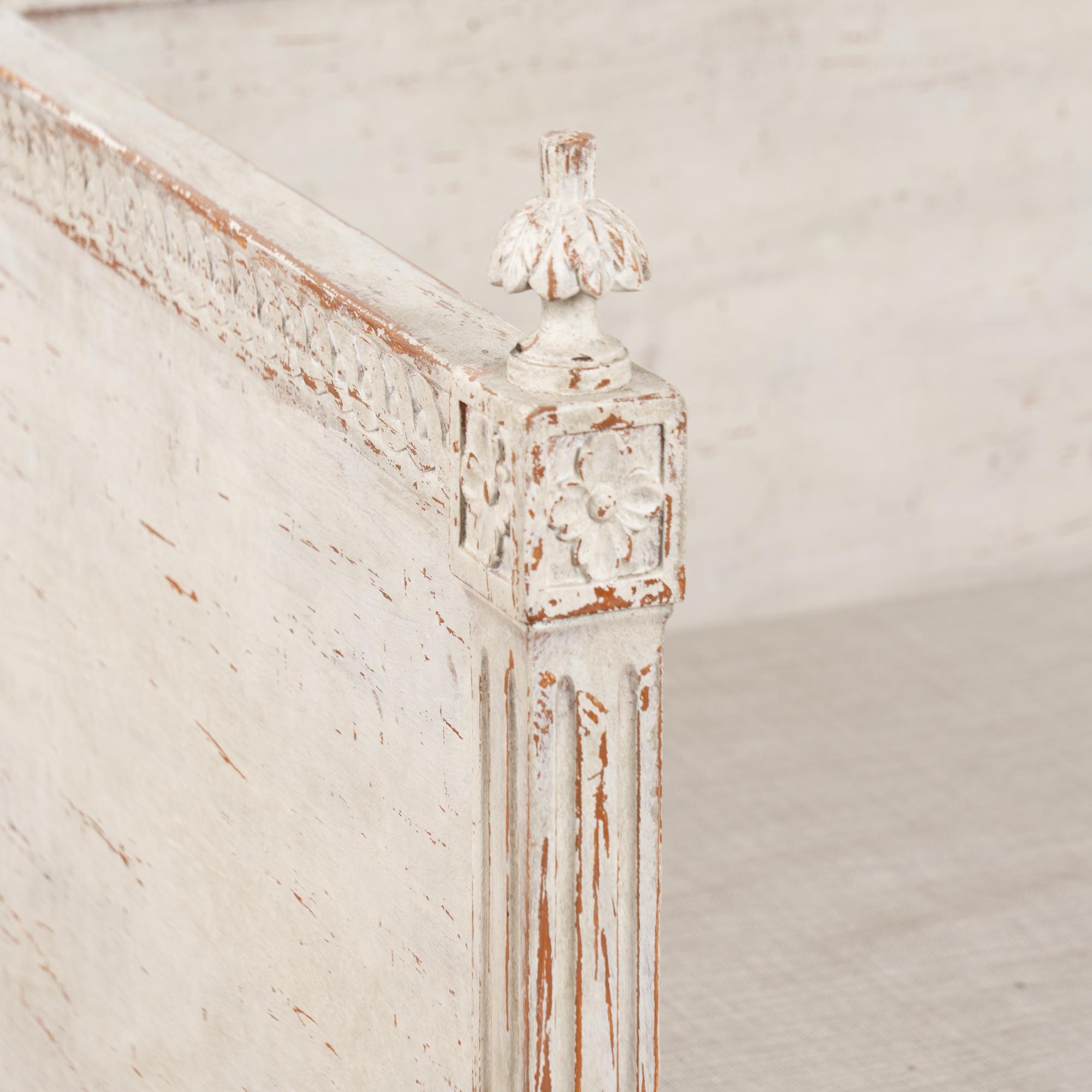 Early 19th Century Swedish Gustavian Gray Settee Bench For Sale 4