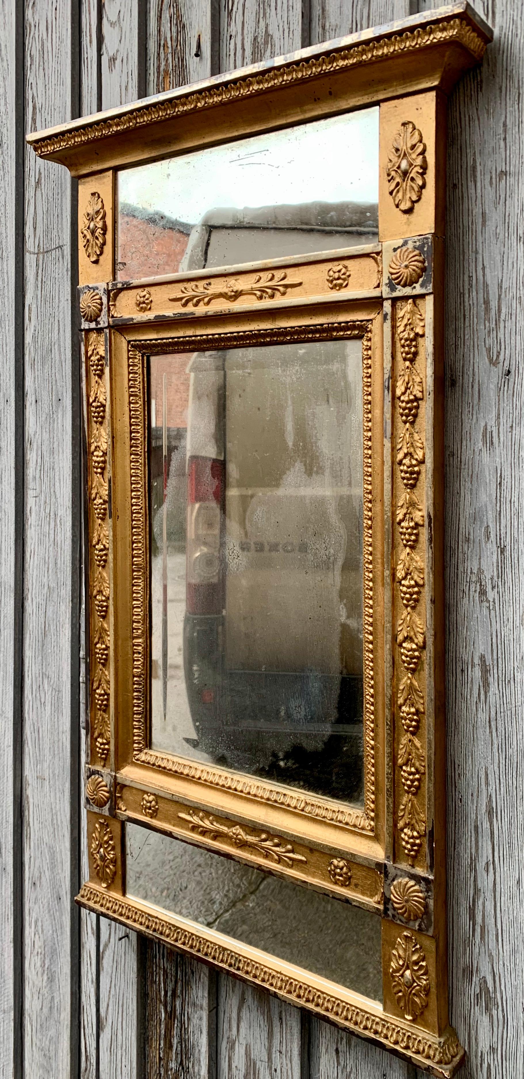 Early 19th Century Swedish Gustavian Gilded Mirror In Good Condition For Sale In Haddonfield, NJ