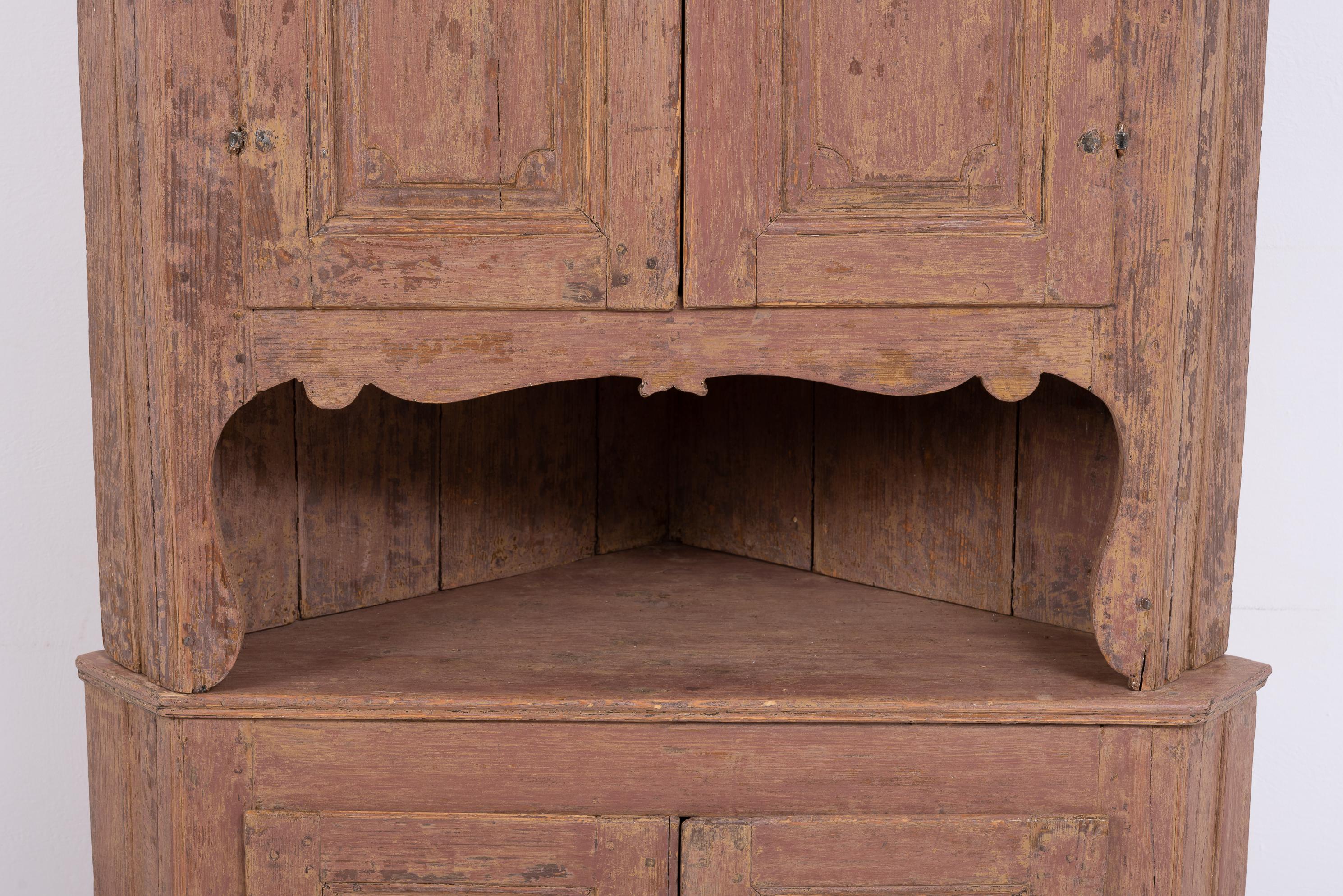 Early 19th Century Swedish Gustavian Neoclassic Corner Cabinet 4
